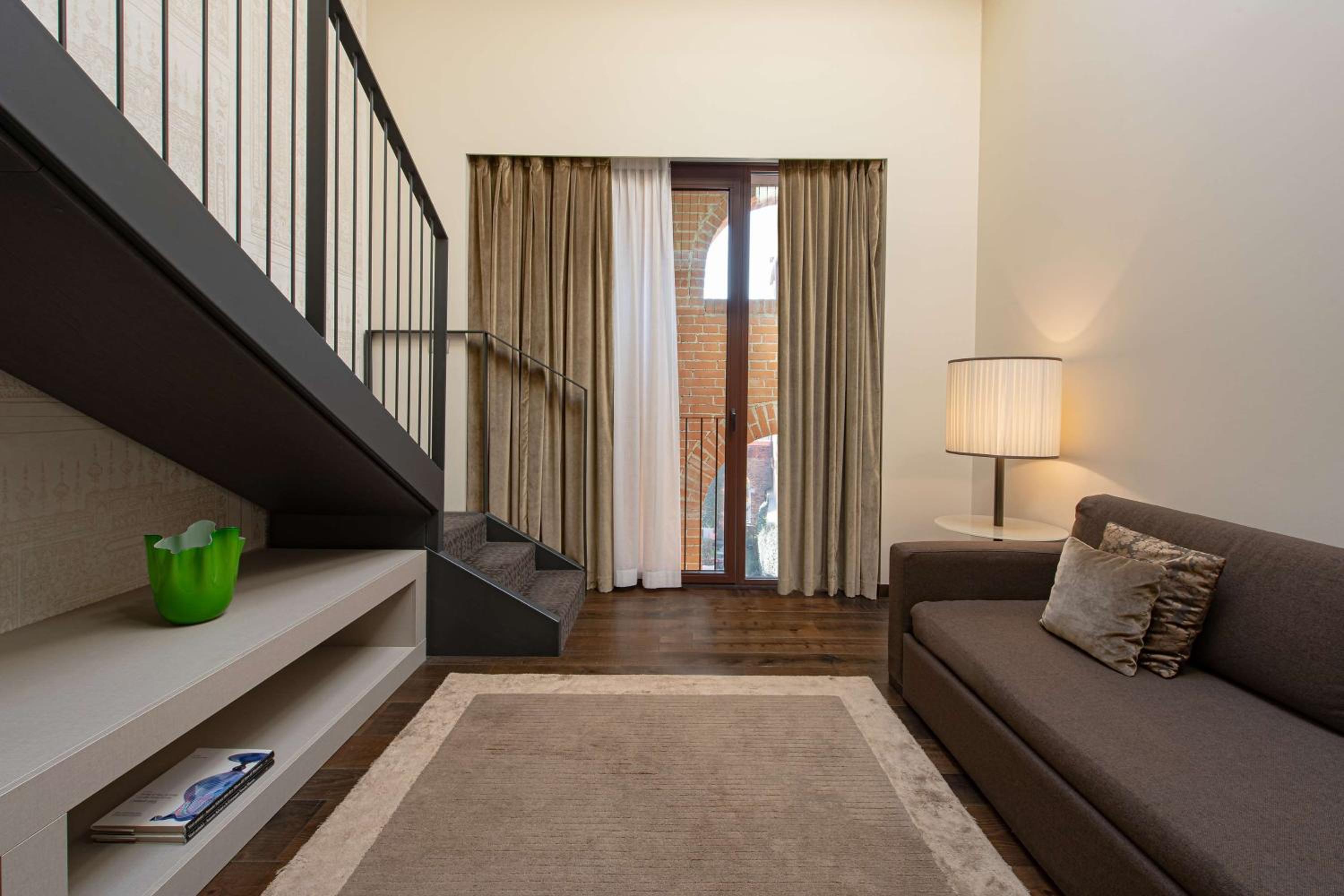 Duplex Suite - Photo 4