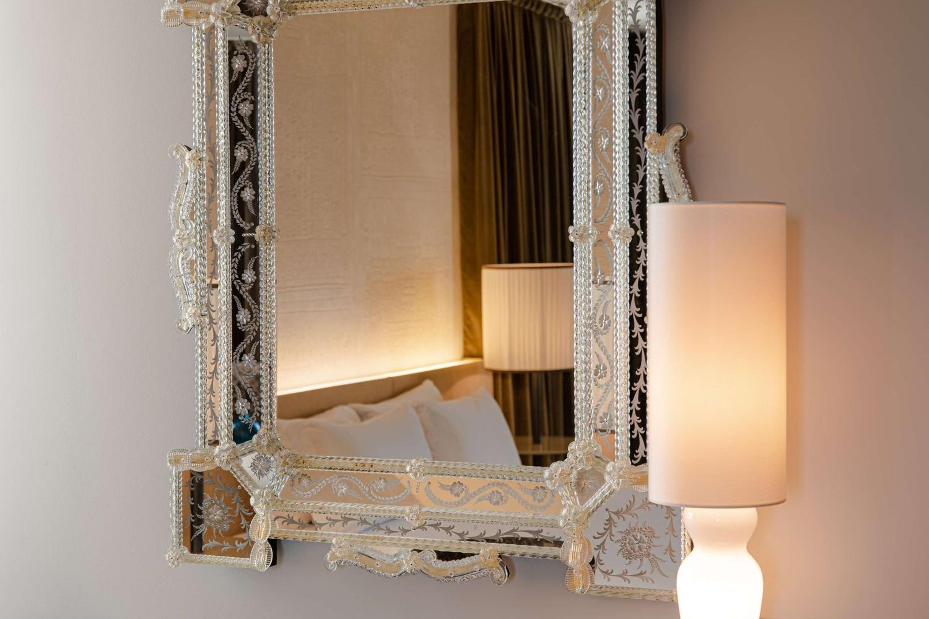 Junior King Suite with Canal View - Photo 2