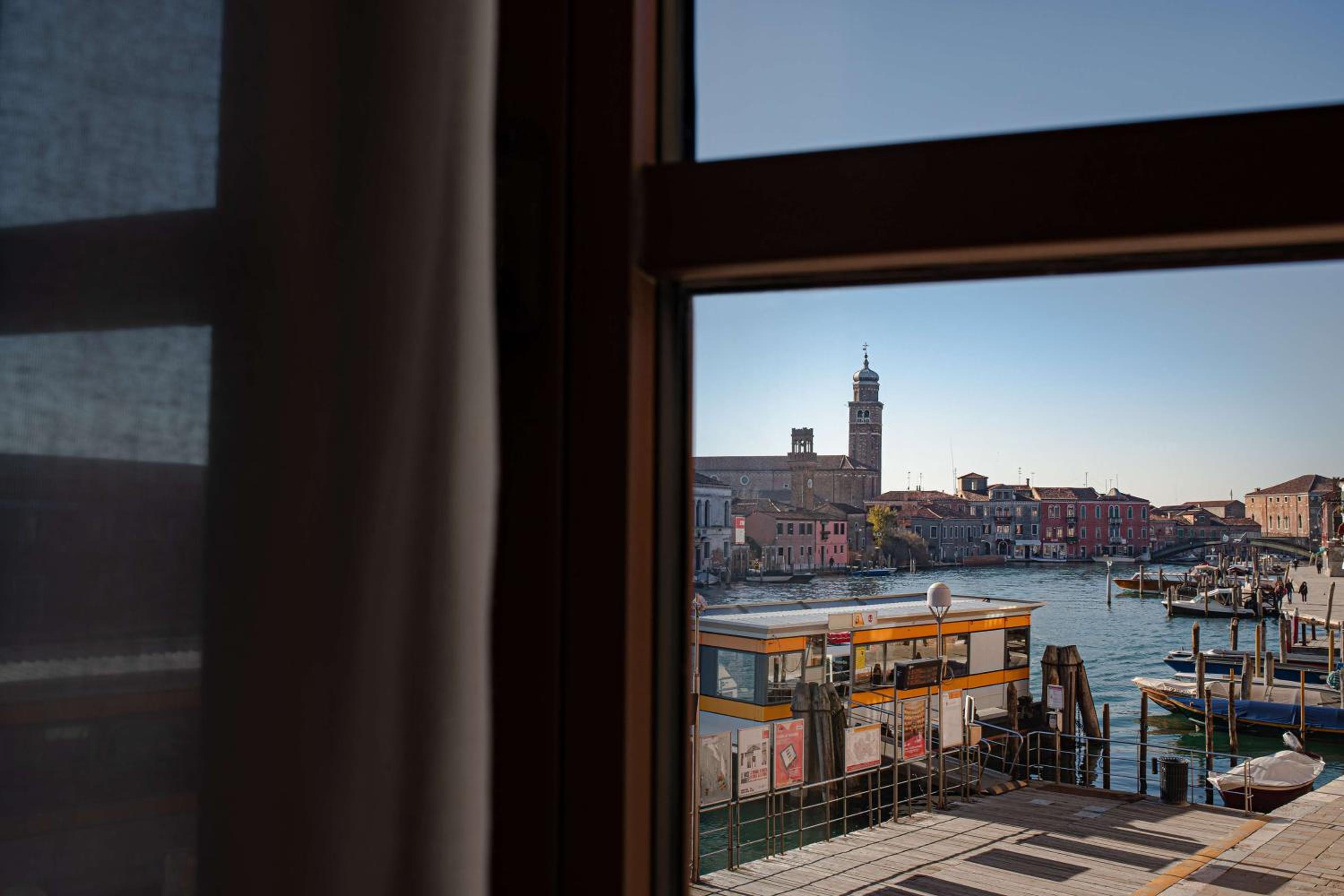 Grand Suite with Canal View - Photo 2