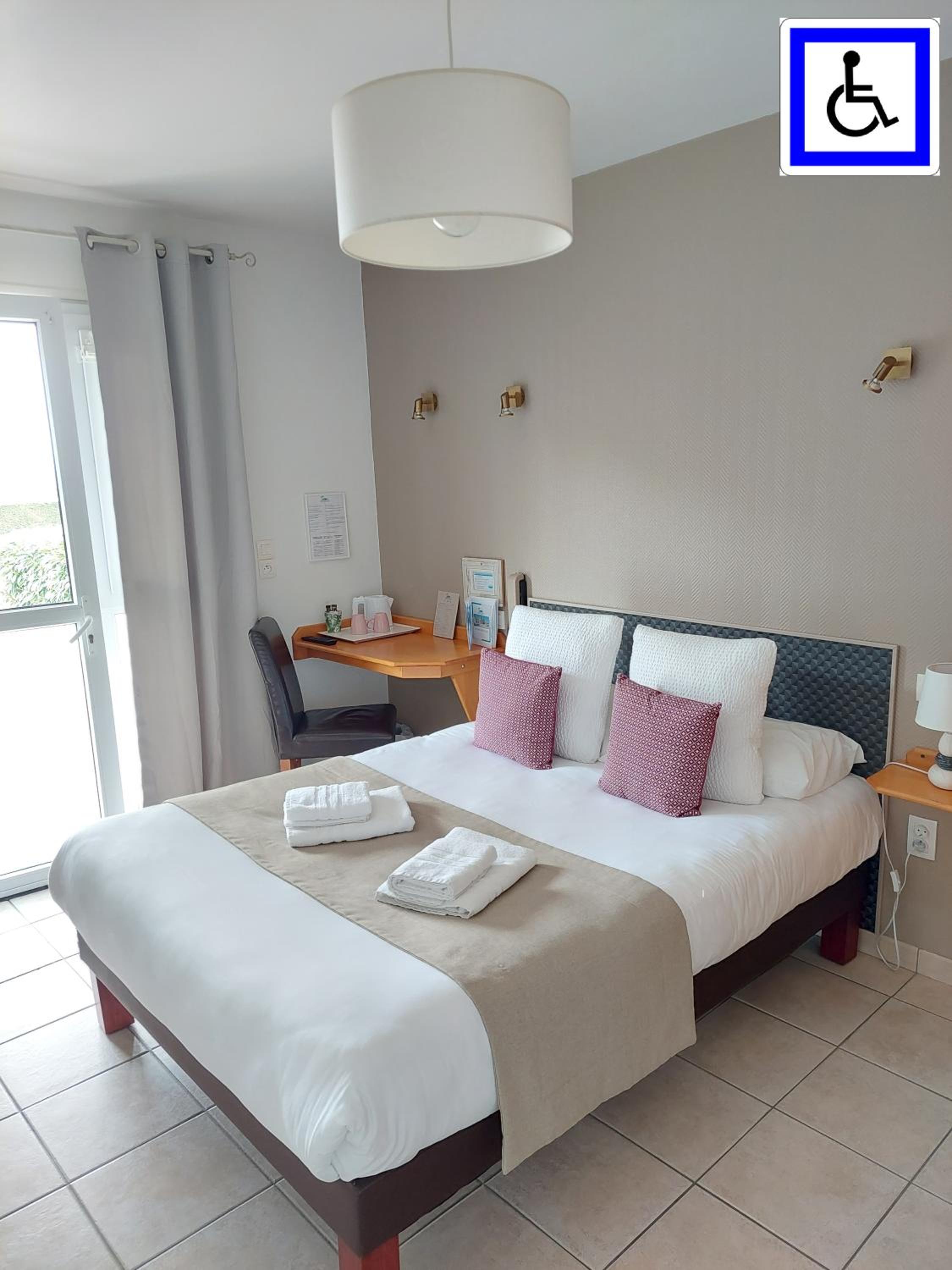 Double Room - Disability Access photo 2