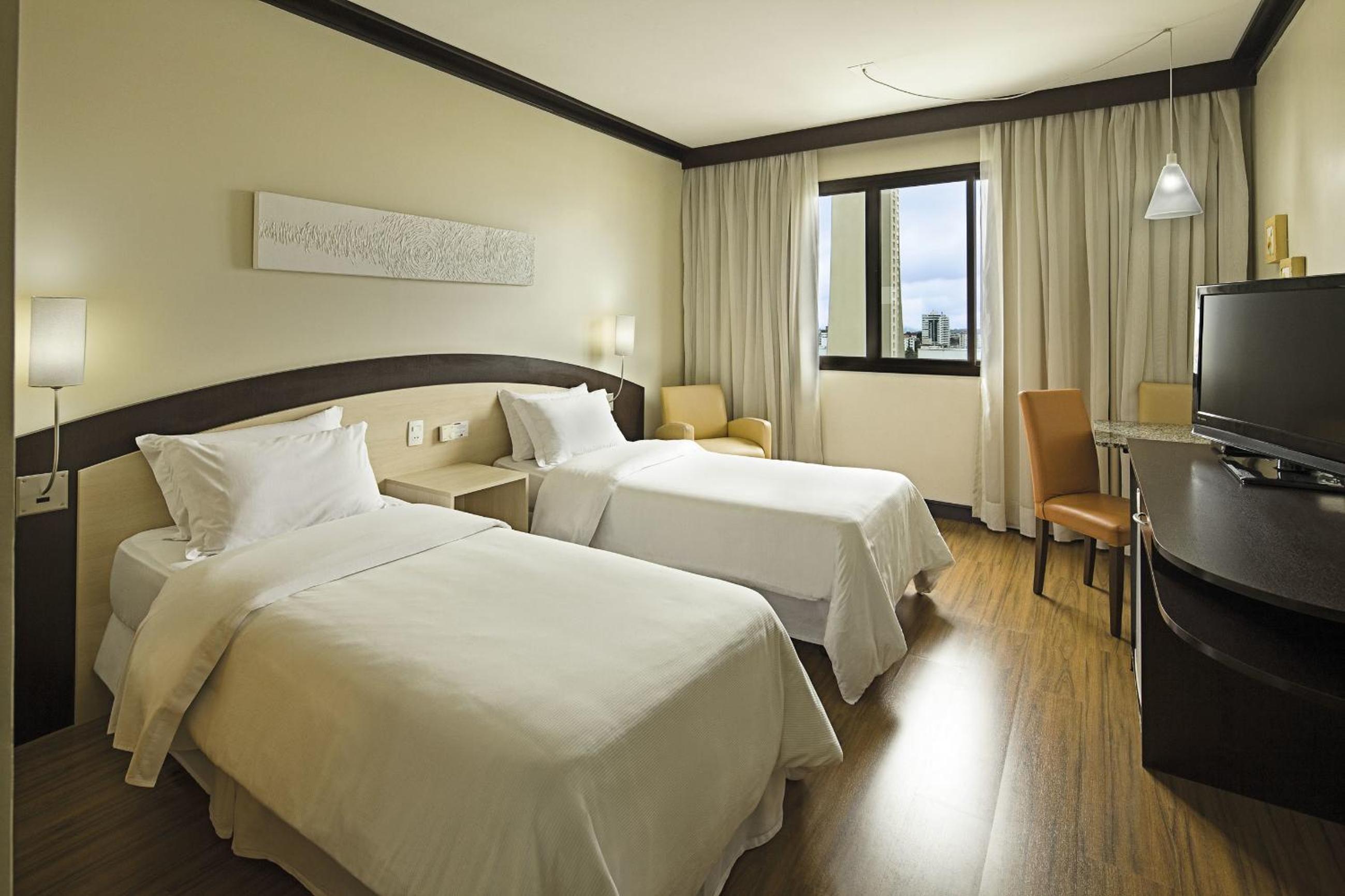 Standard Twin Room - Photo 2