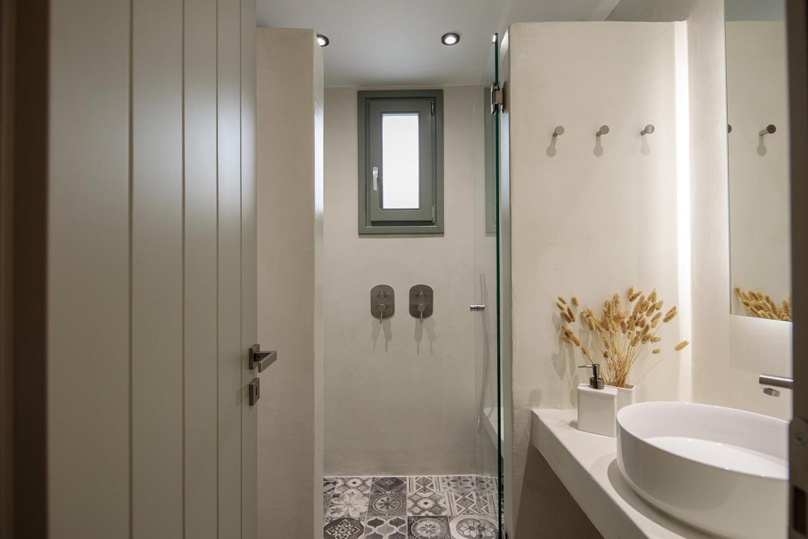 Standard Suite – Quiet lower level photo 2