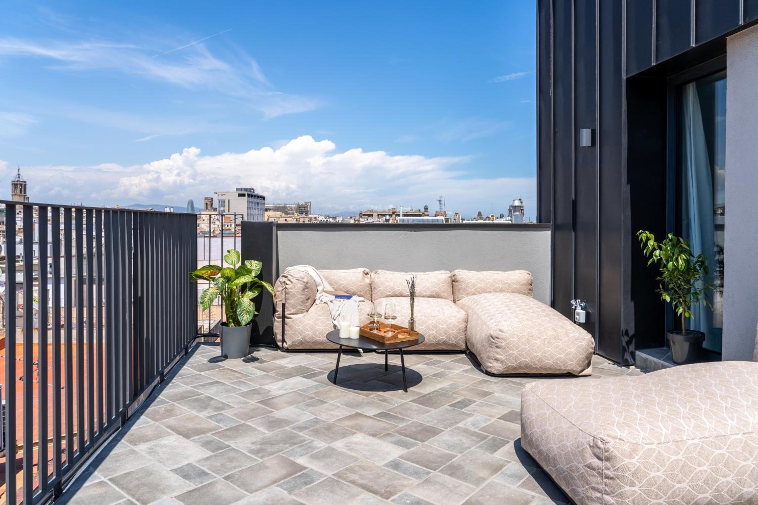 Two Bedroom Penthouse with Large Terrace photo 3