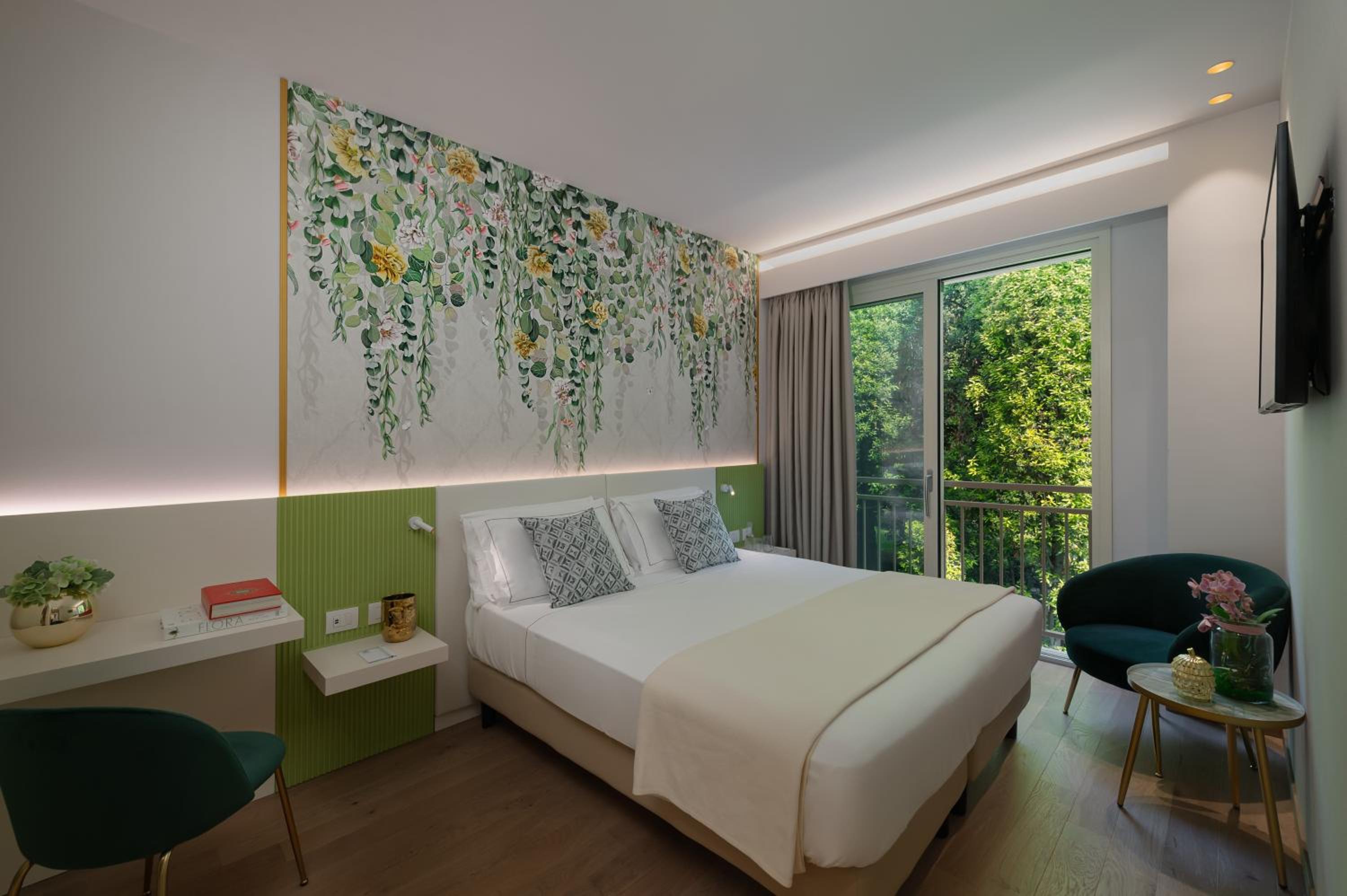 Classic Double Room - Photo 13
