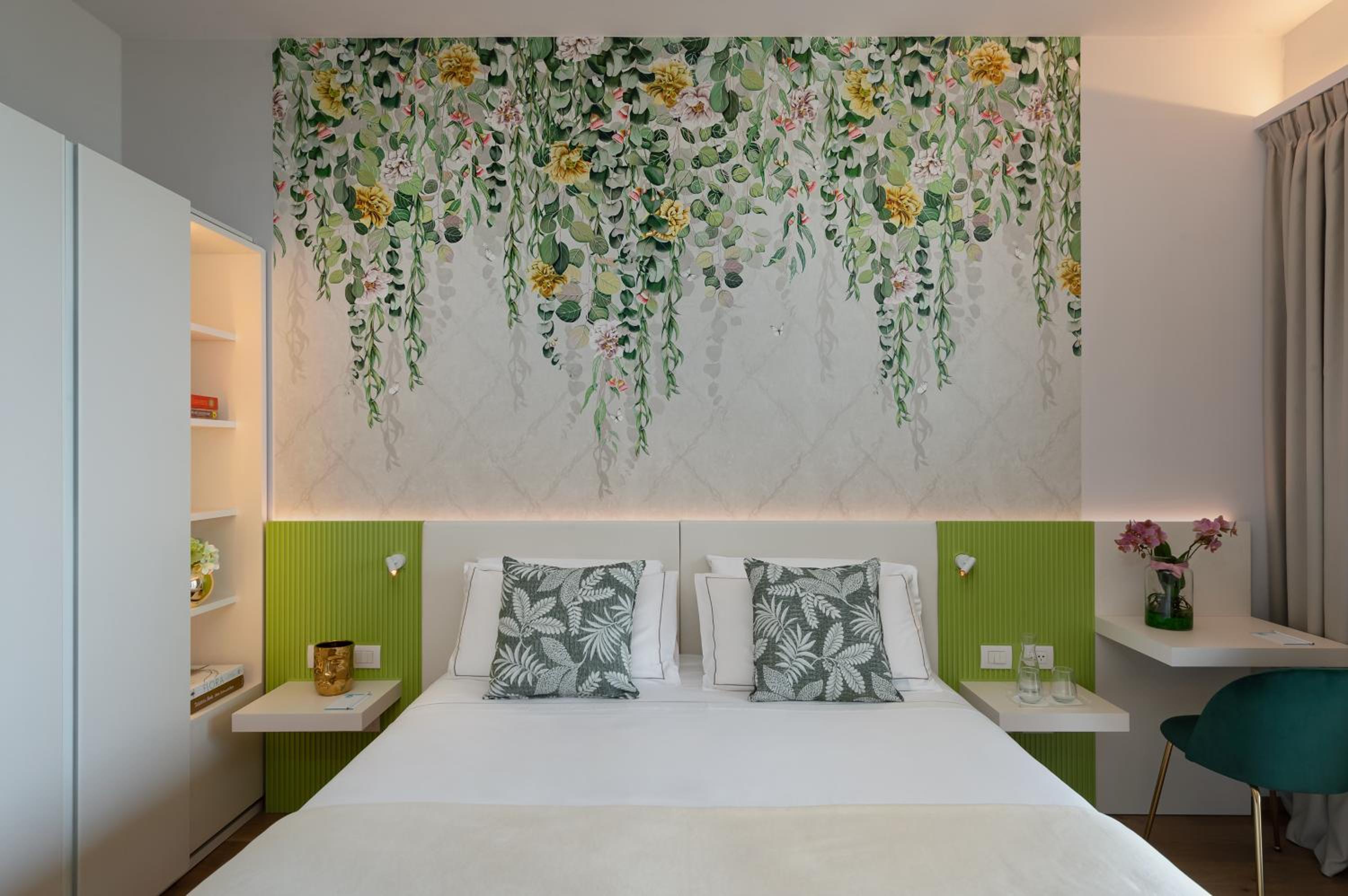 Superior Double Room with Lake View - Photo 13