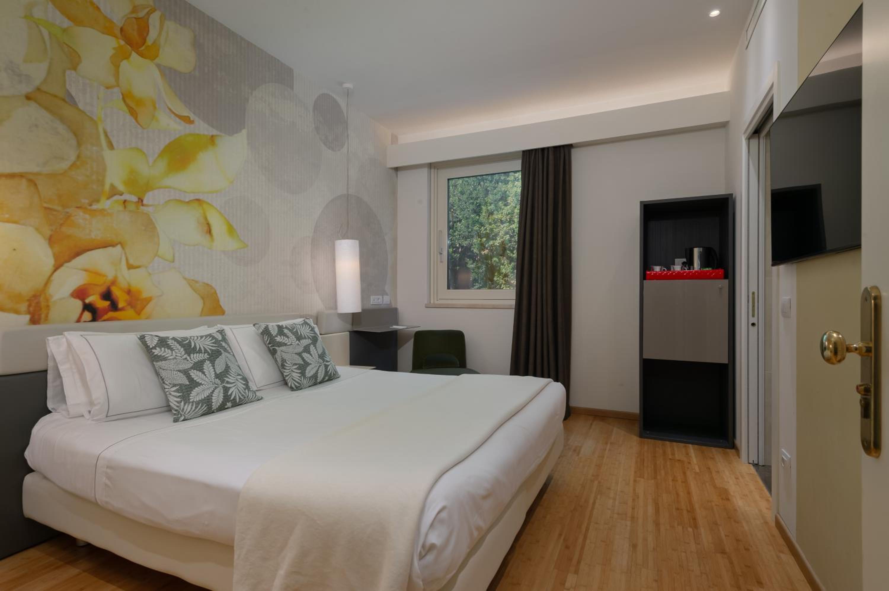 Classic Double Room - Photo 16