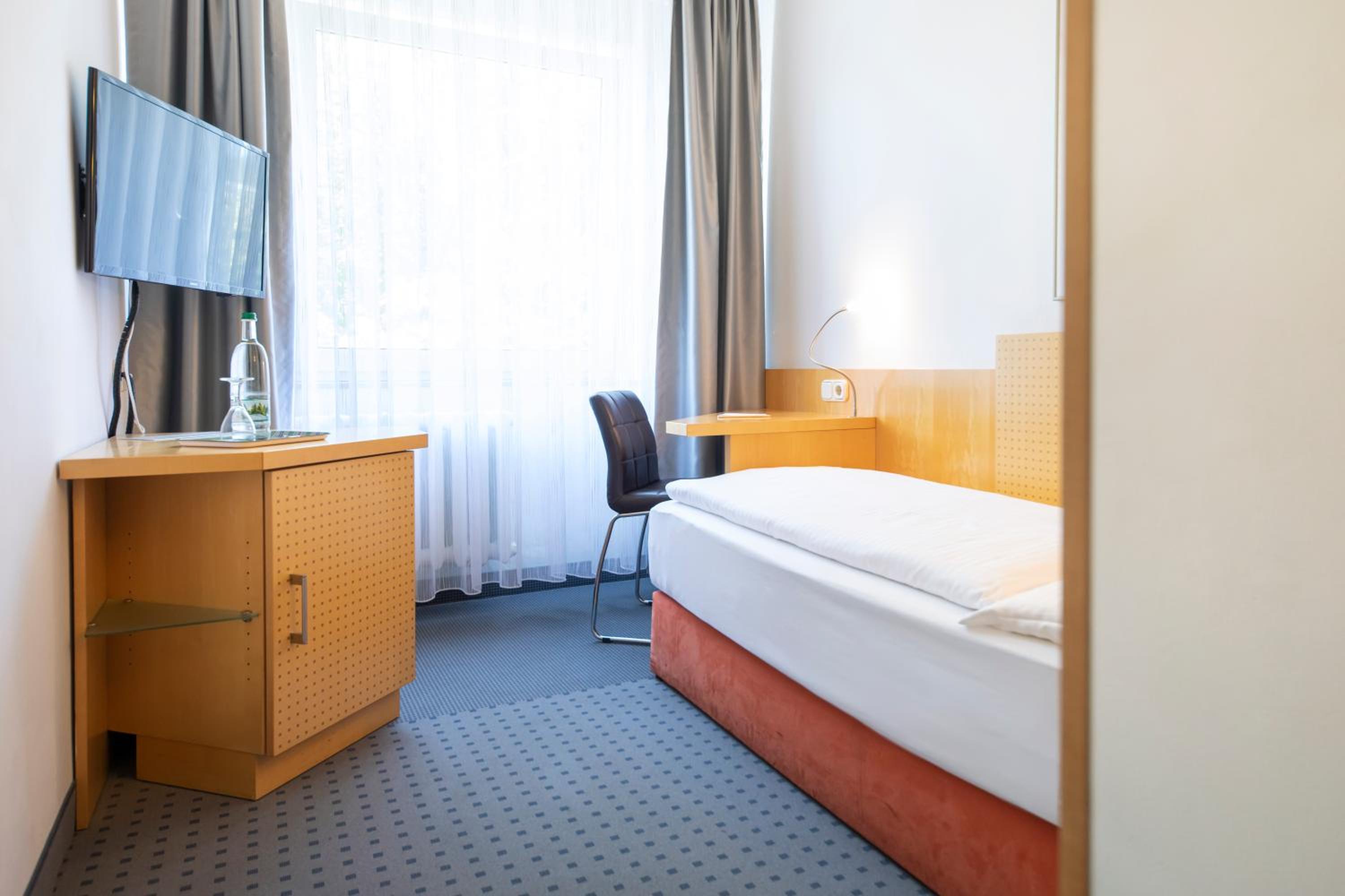 Economy Single Room