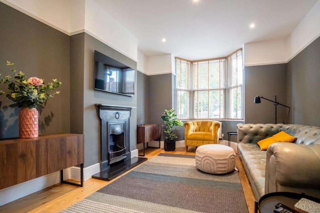 Three-Bedroom House photo 1