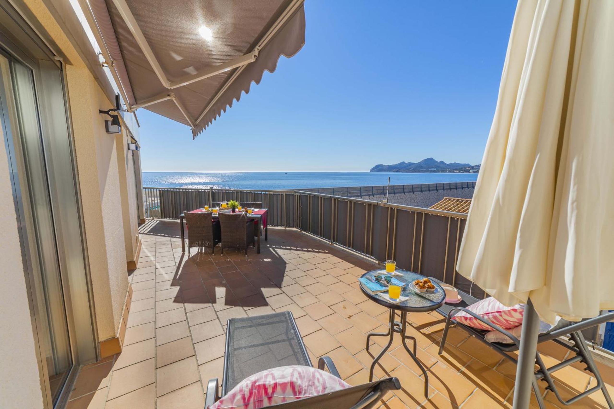Apartment with Sea View photo 2