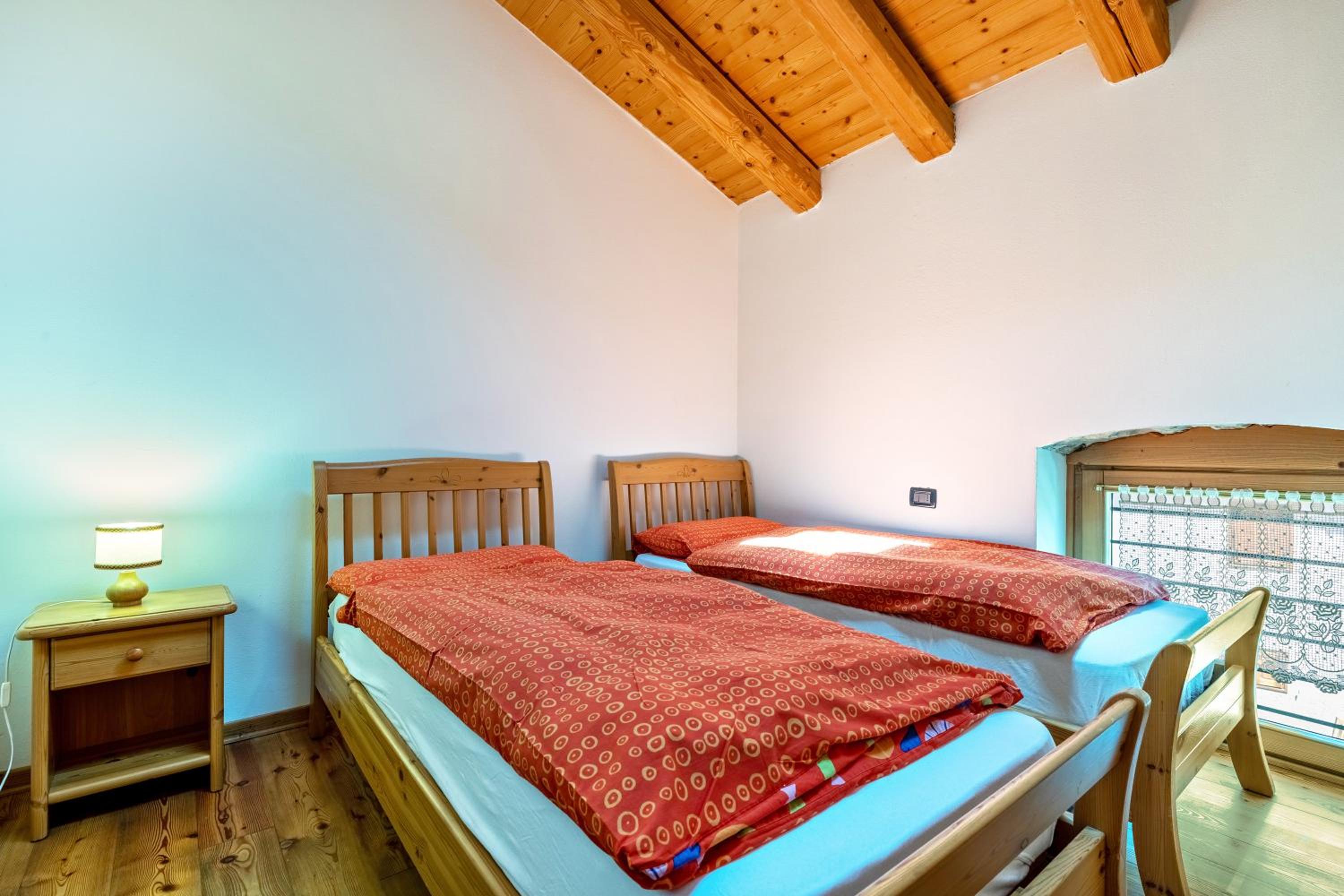 Two-Bedroom Apartment with Mountain View photo 2