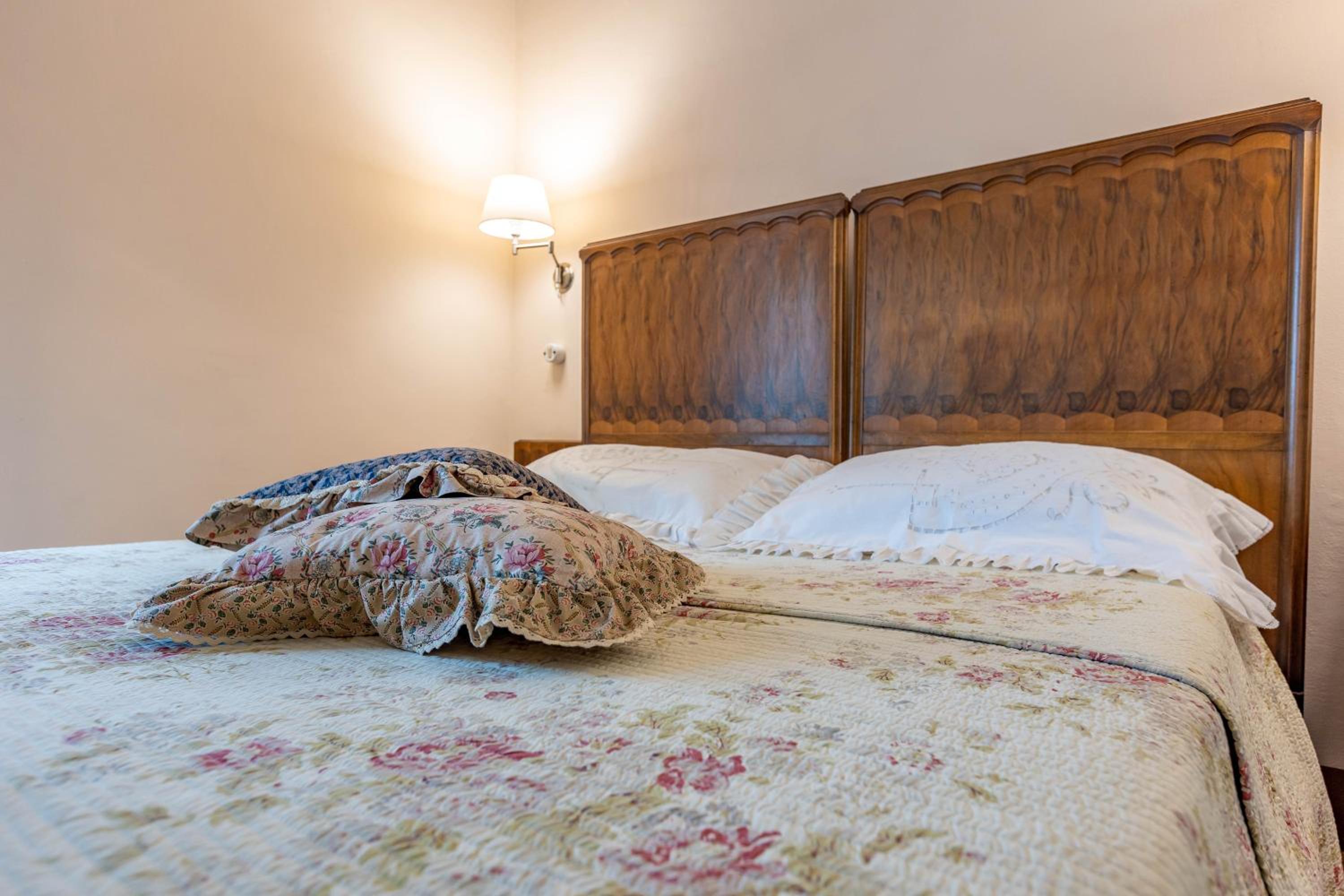 Large Double Room photo 1