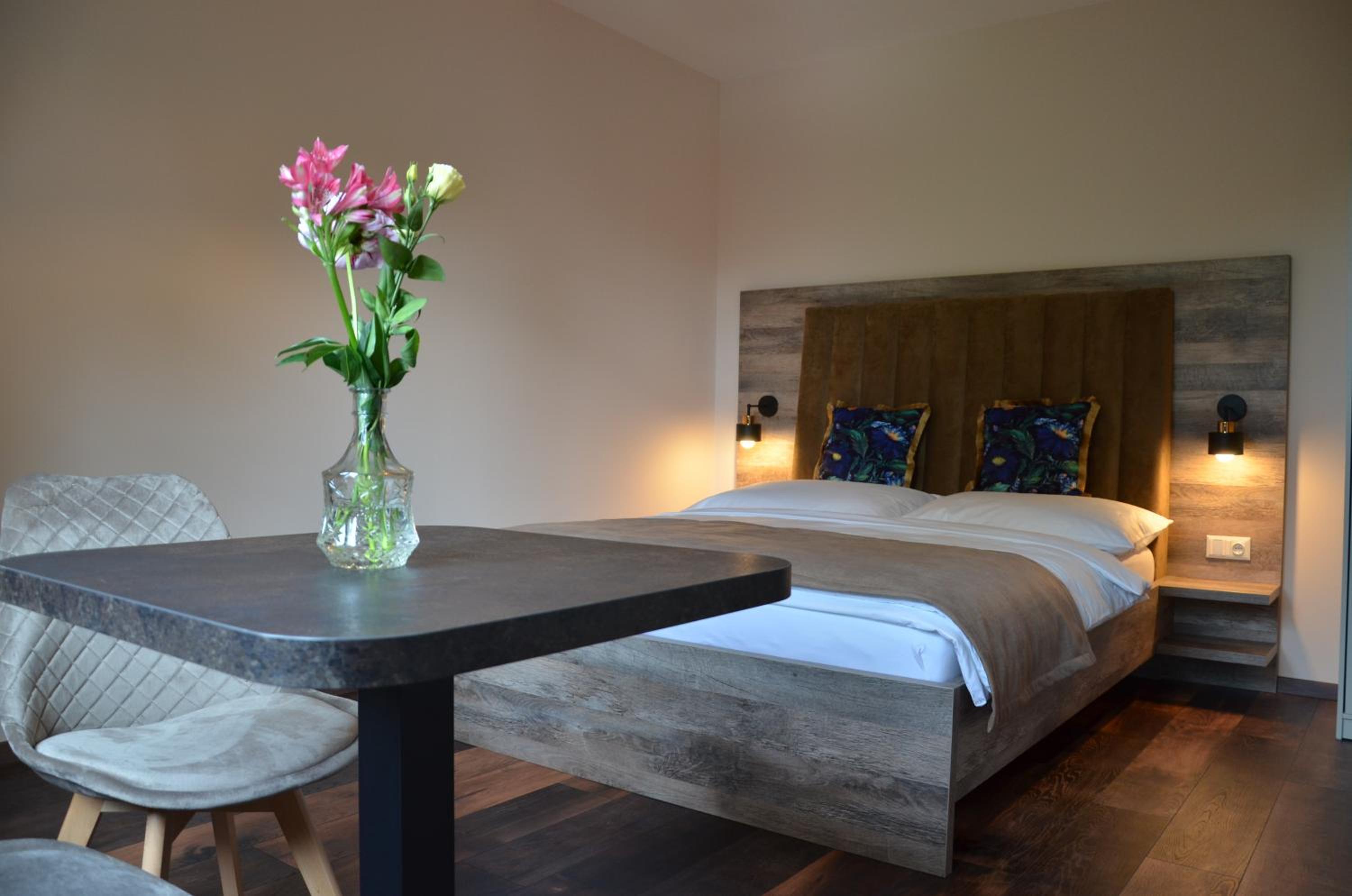 Large Double Room photo 1