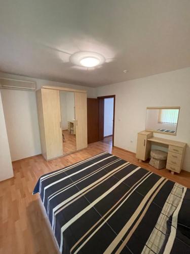 Three-Bedroom Maisonette photo 2