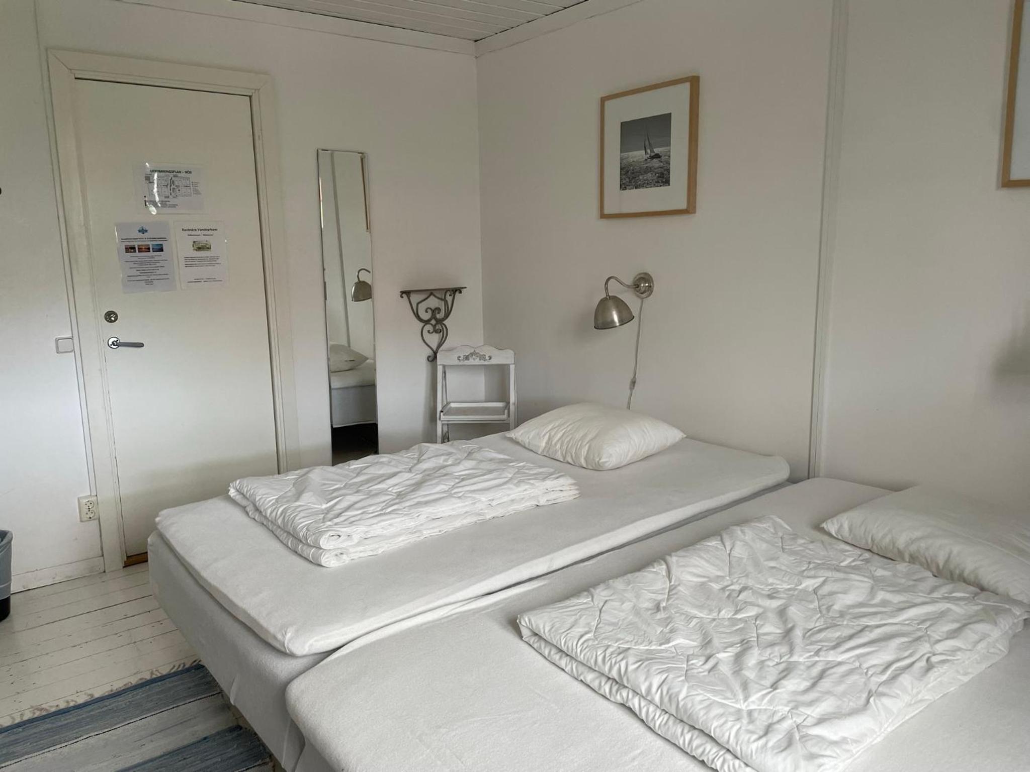 Double Room with Shared Bathroom photo 3