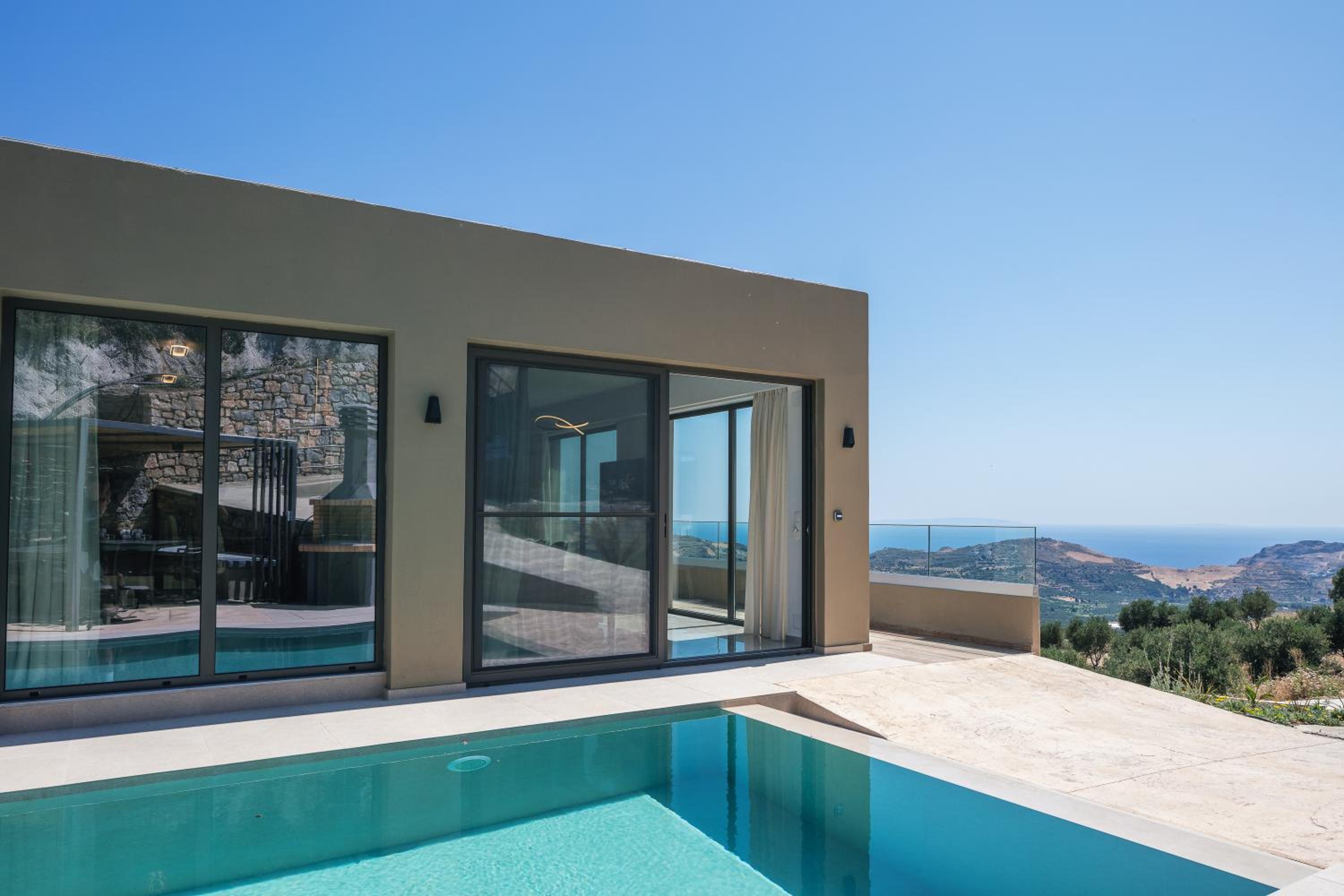 Villa photo 3