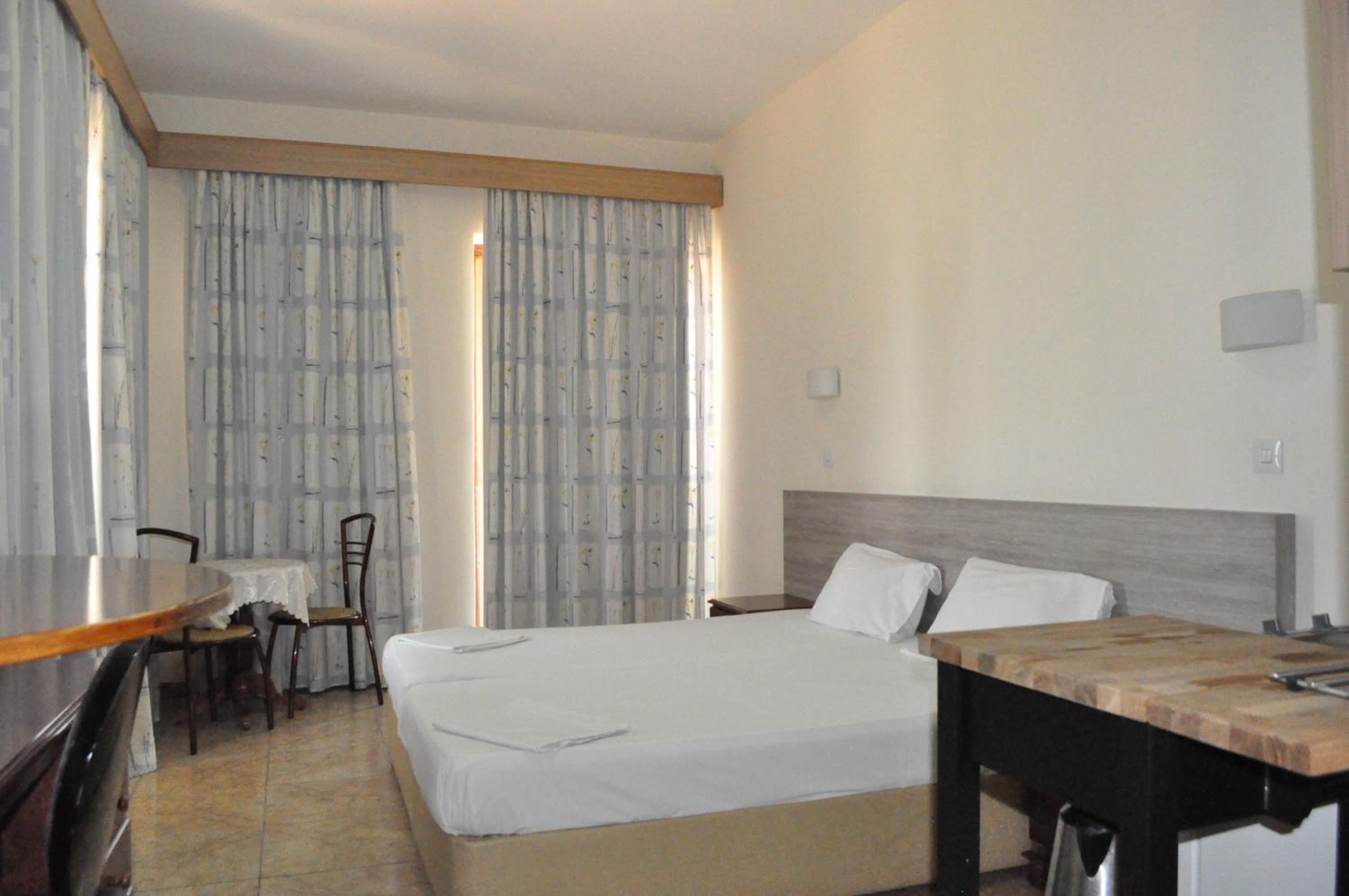 Deluxe Double or Twin Room with Sea View photo 1