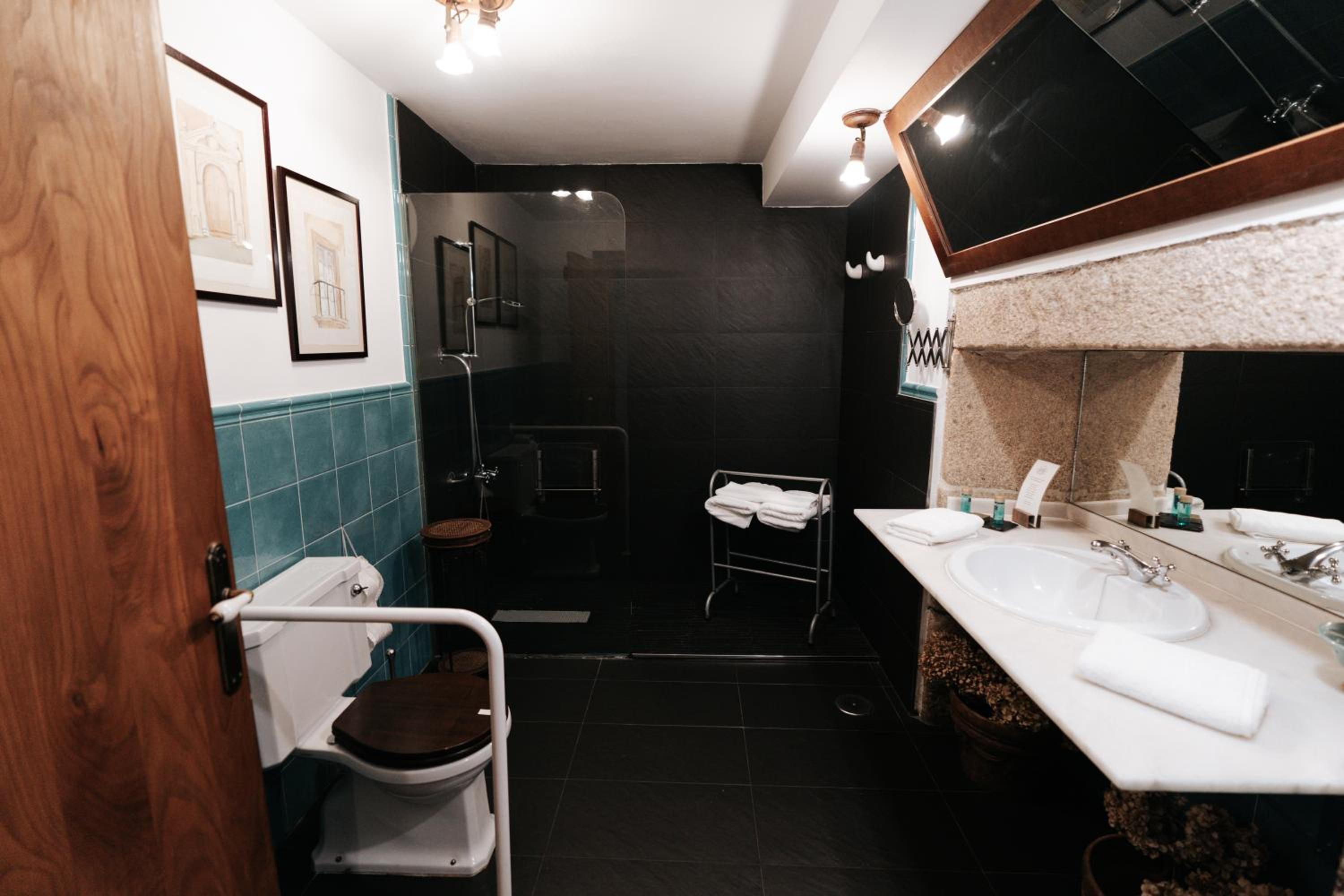 Basic Double or Twin Room photo 3