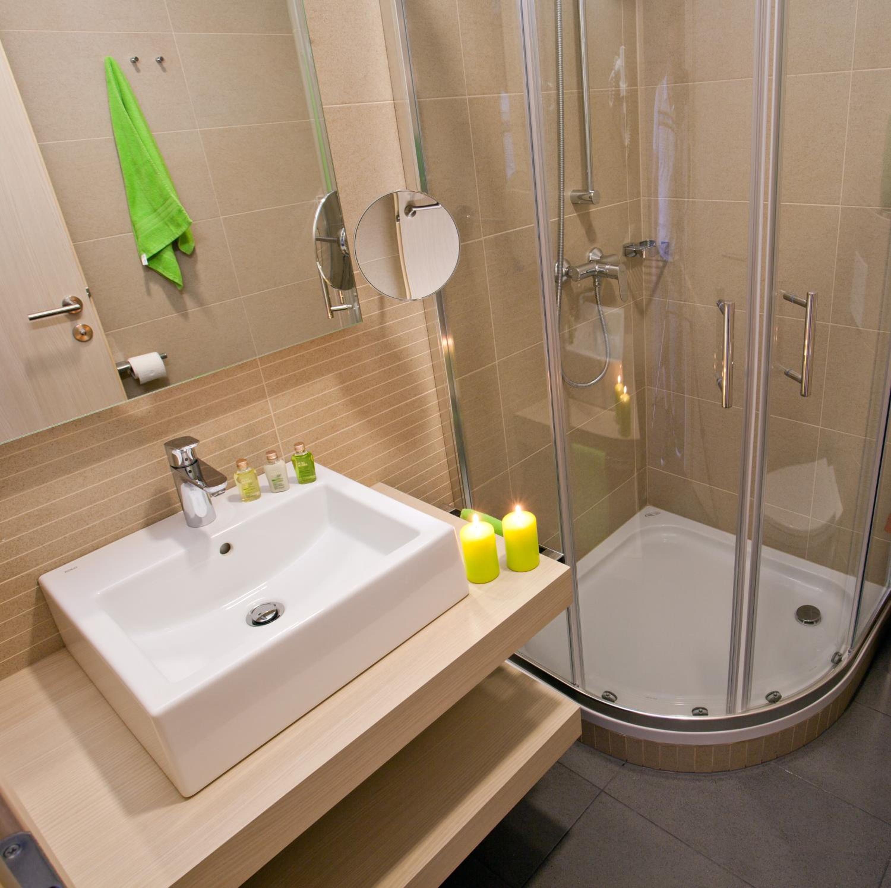 Double or Twin Room with Balcony - Photo 3