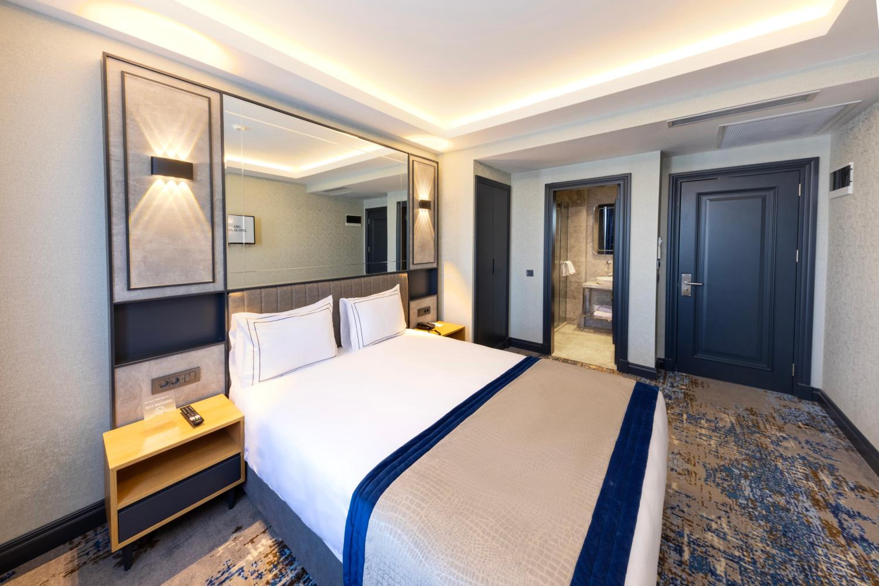 Deluxe Double Room photo 2