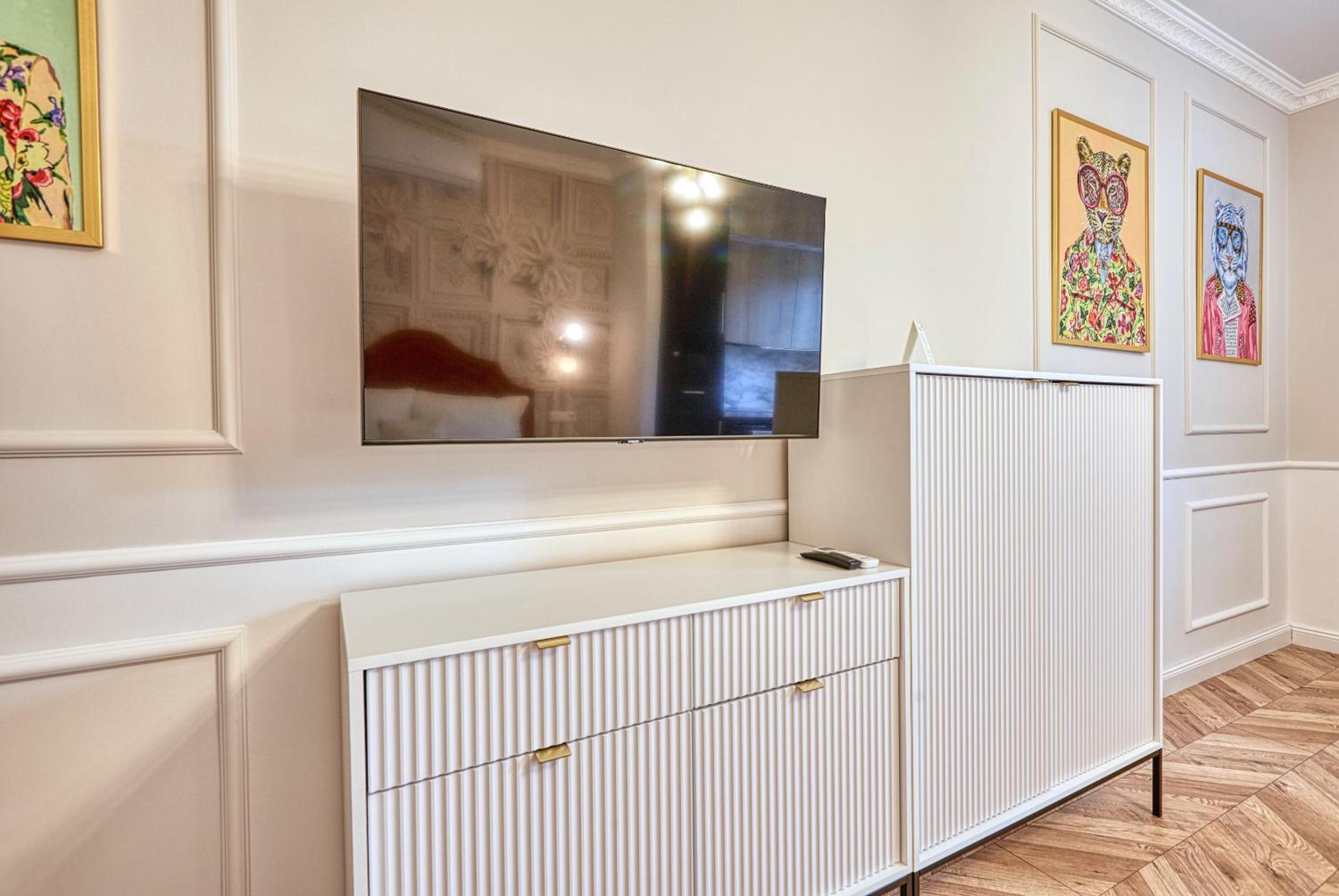 One-Bedroom Apartment - Photo 5