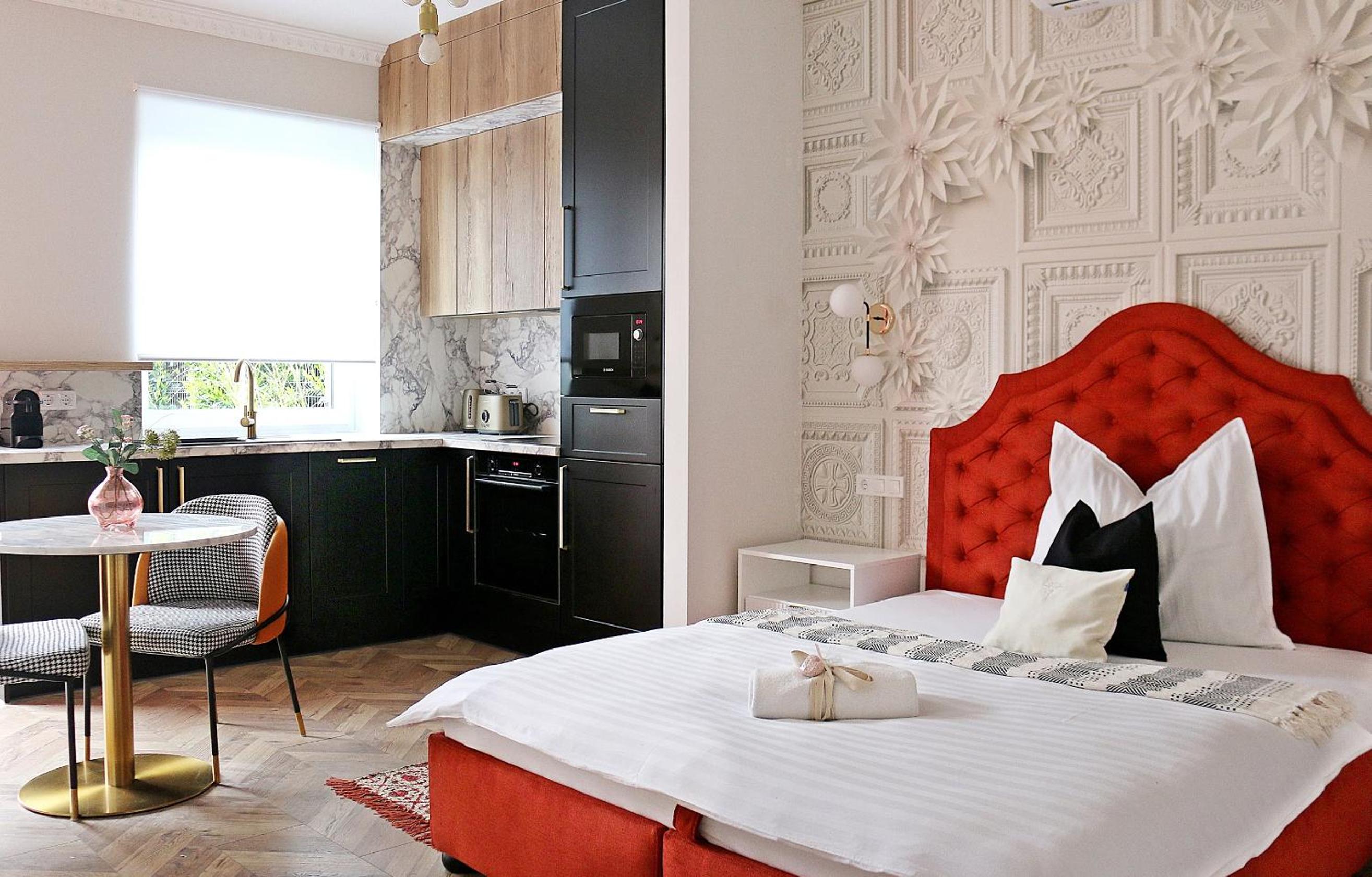 One-Bedroom Apartment - Photo 13