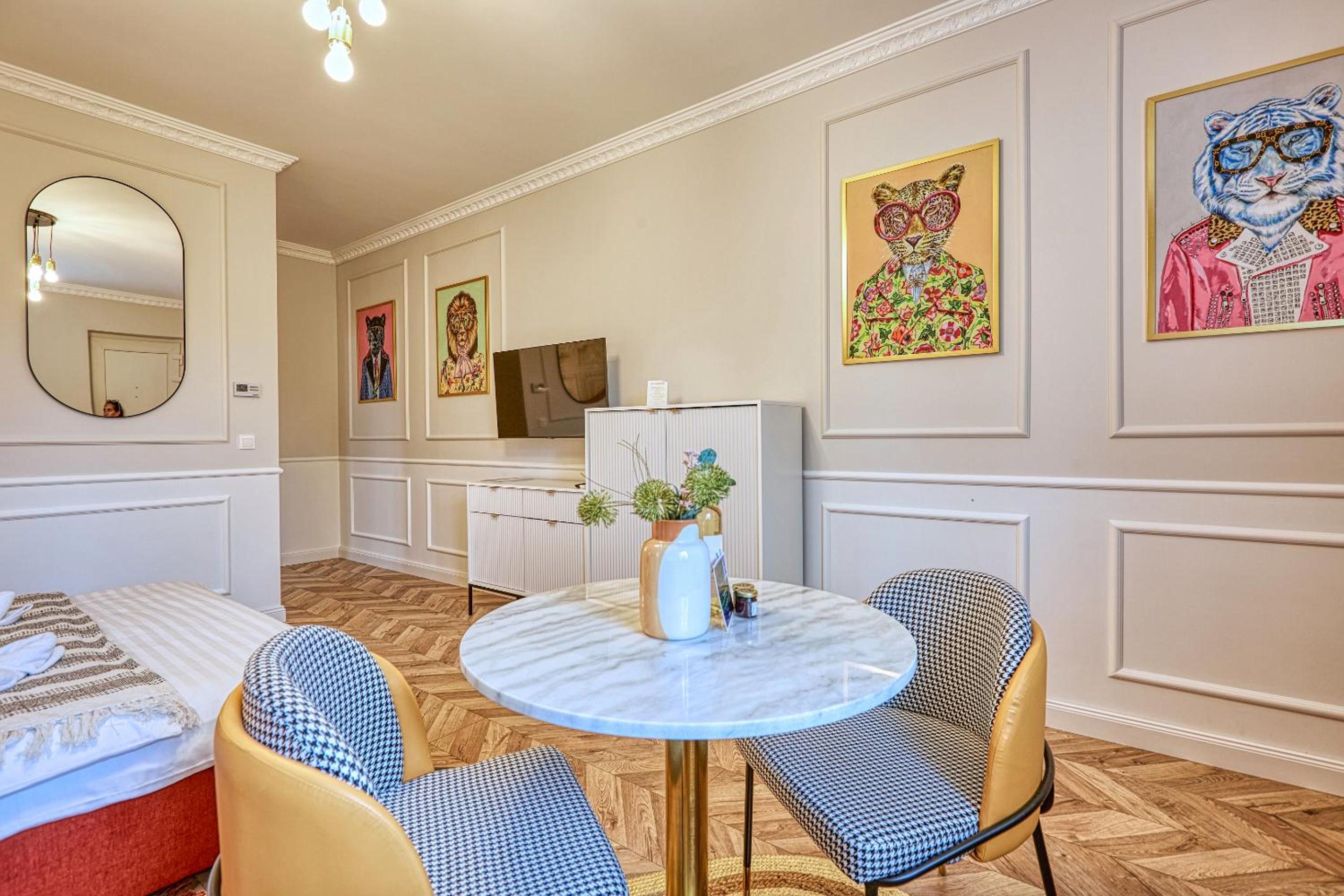 One-Bedroom Apartment - Photo 14