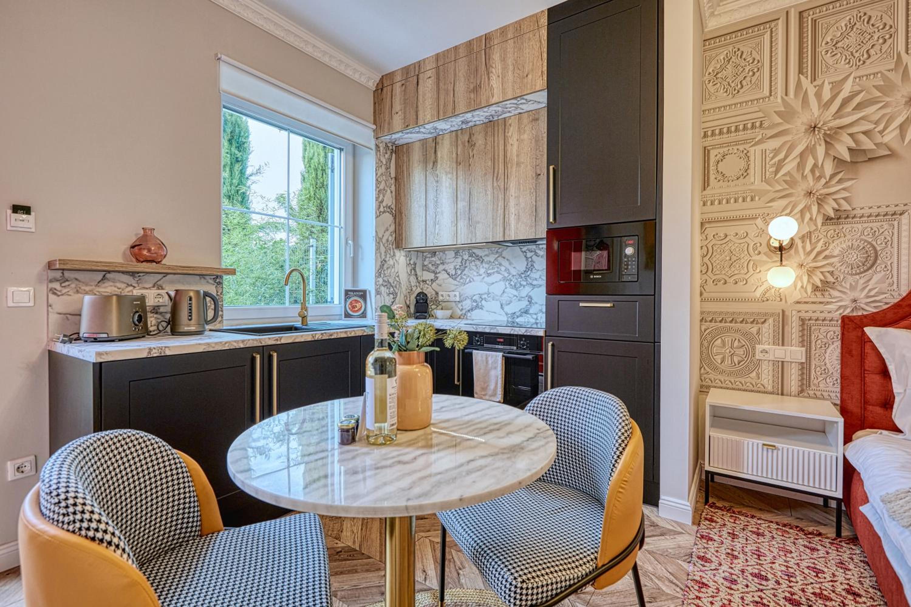 One-Bedroom Apartment - Photo 17