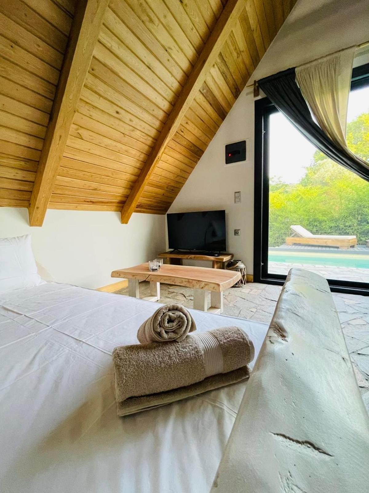 One-Bedroom House photo 1