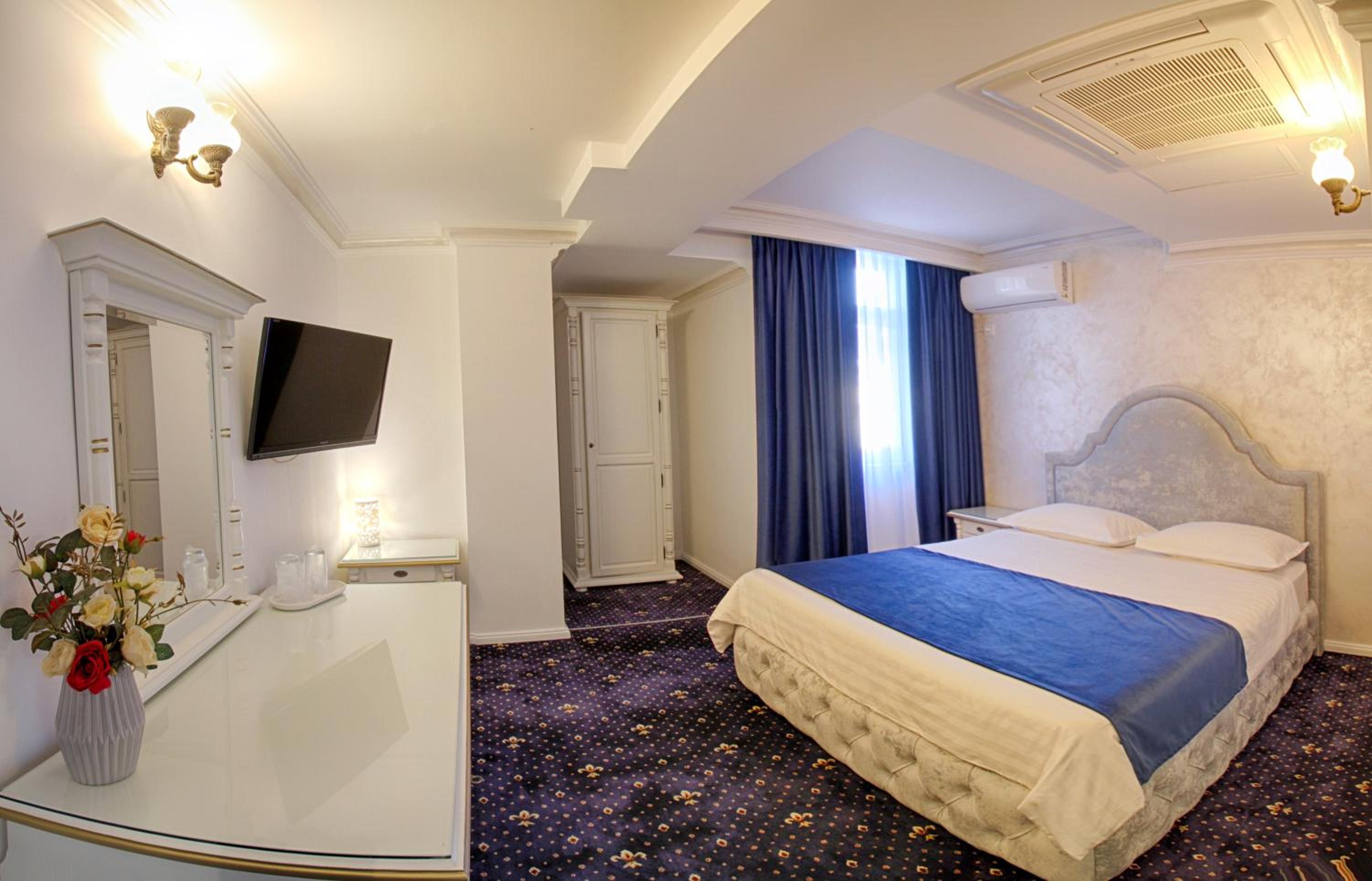 Standard King Room - Photo 3