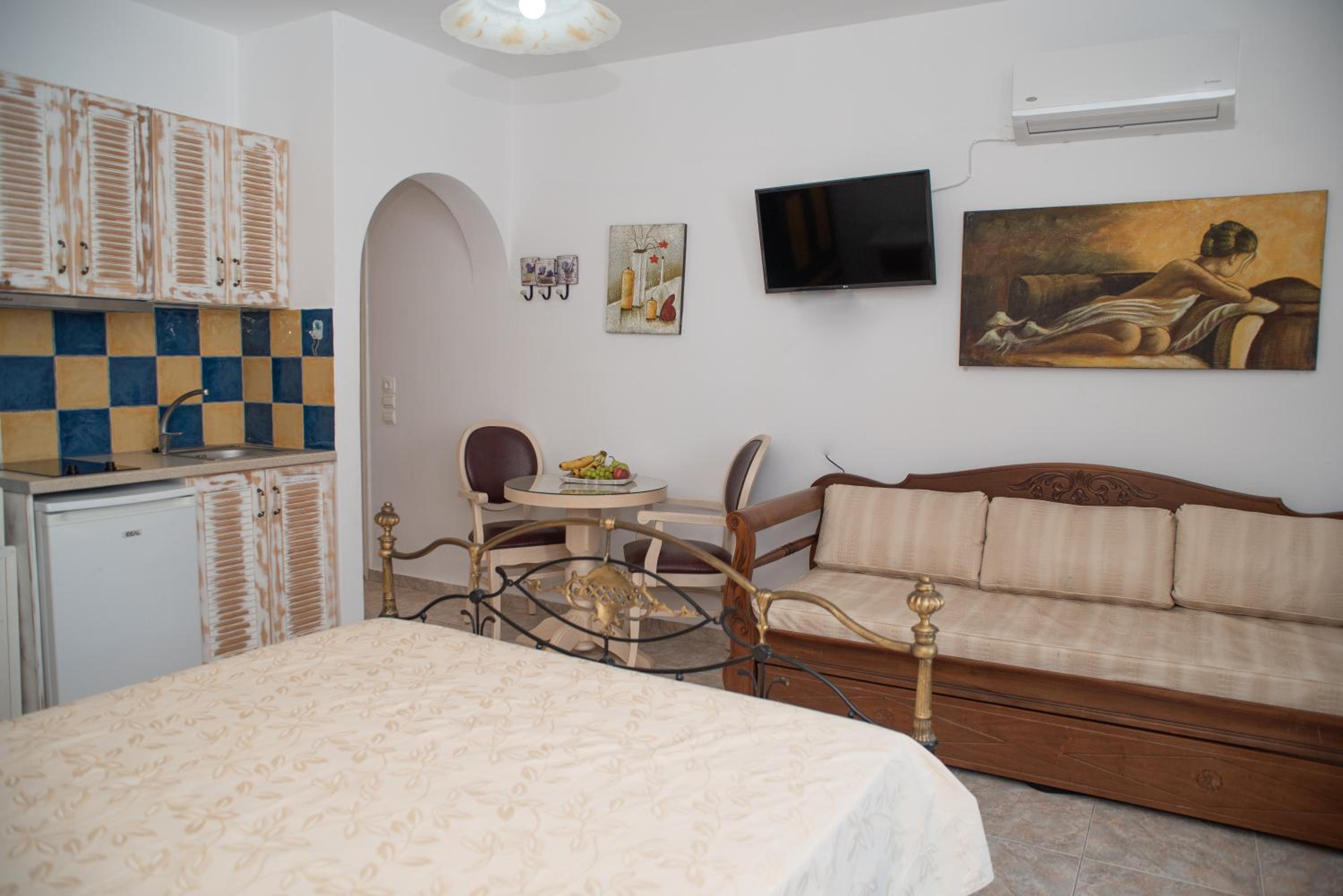 Studio Apartment with Side Sea View photo 1
