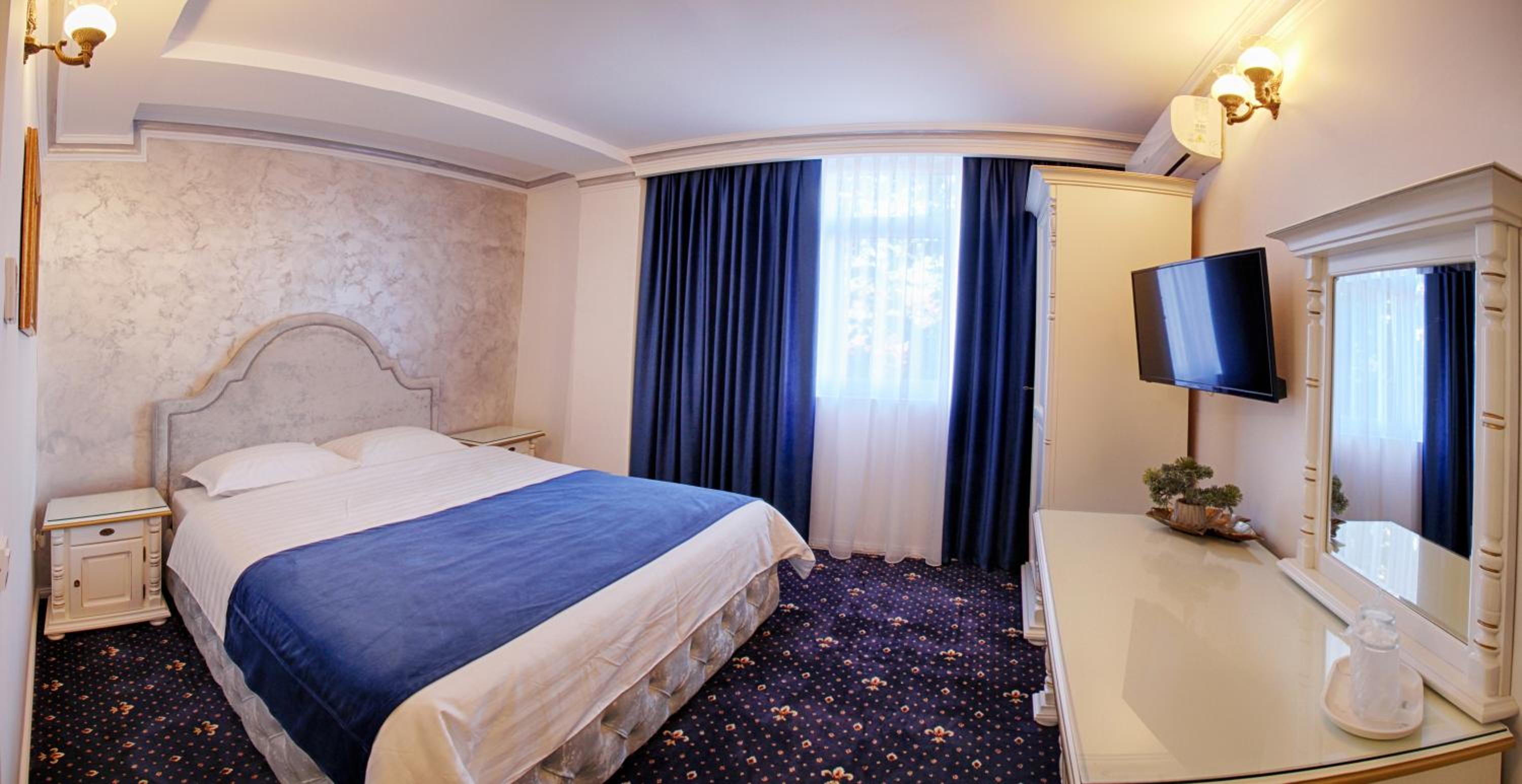 Standard King Room - Photo 1