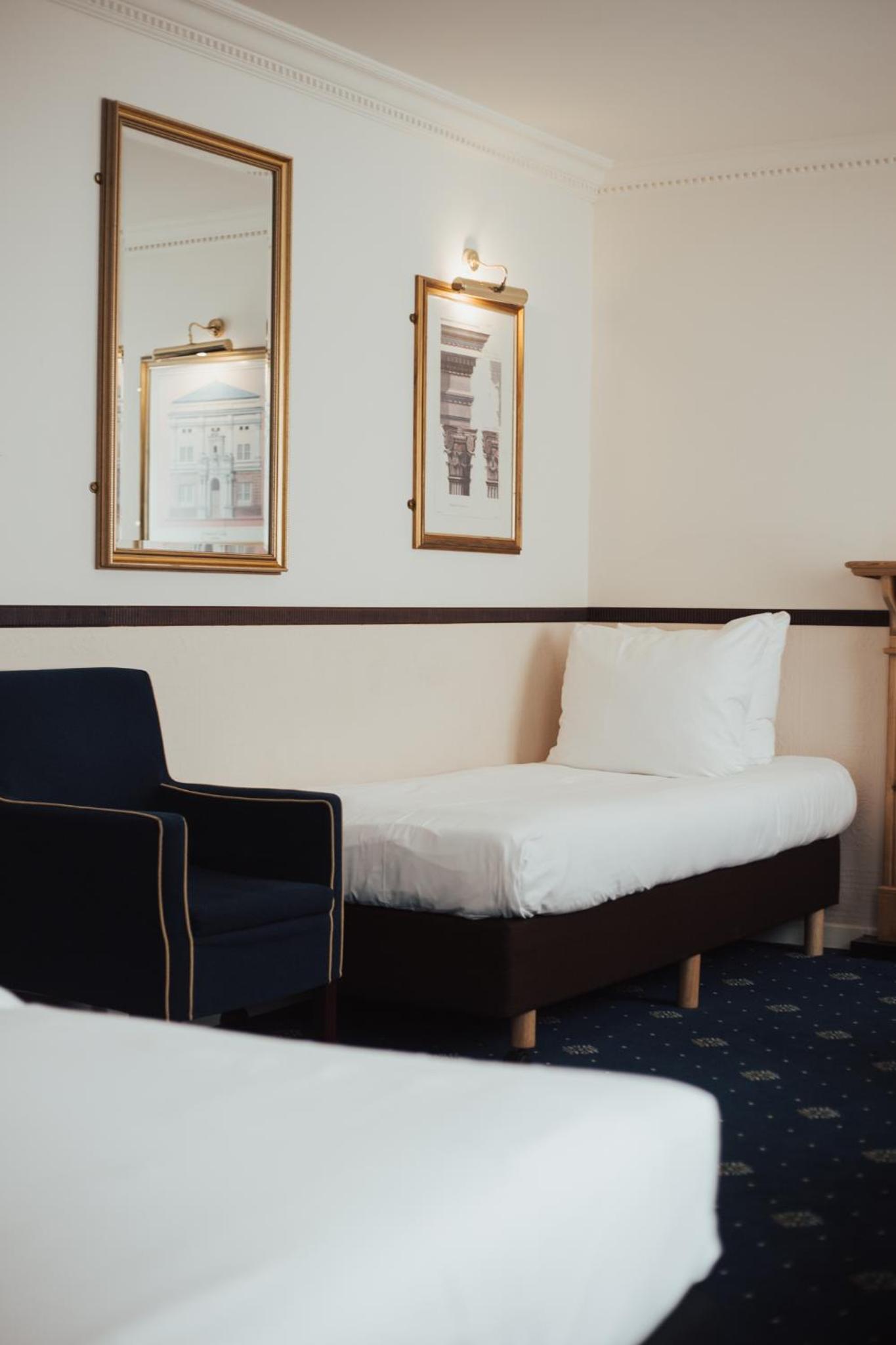 Deluxe Triple Room photo 2