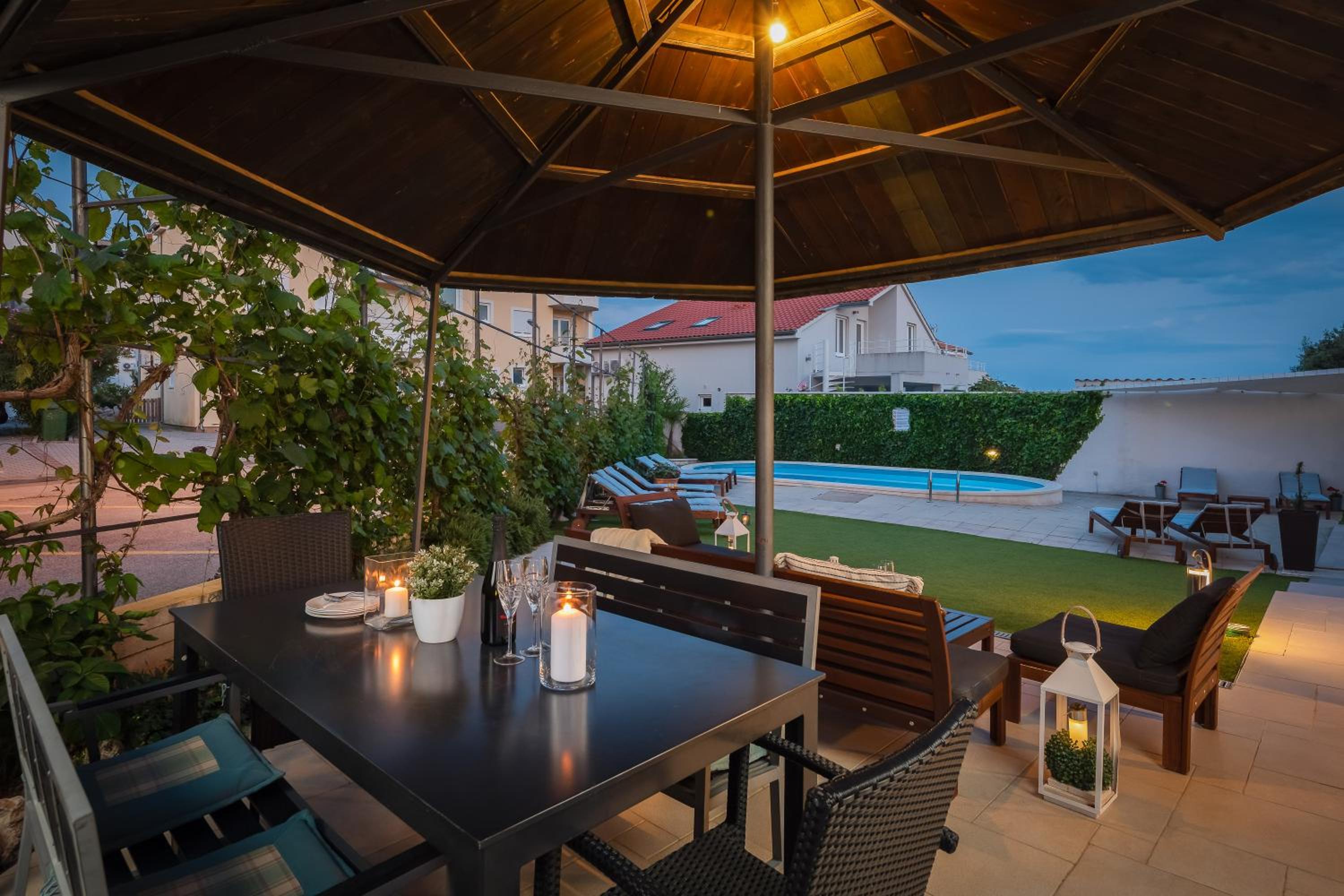 One-Bedroom Apartment with Balcony - Photo 6