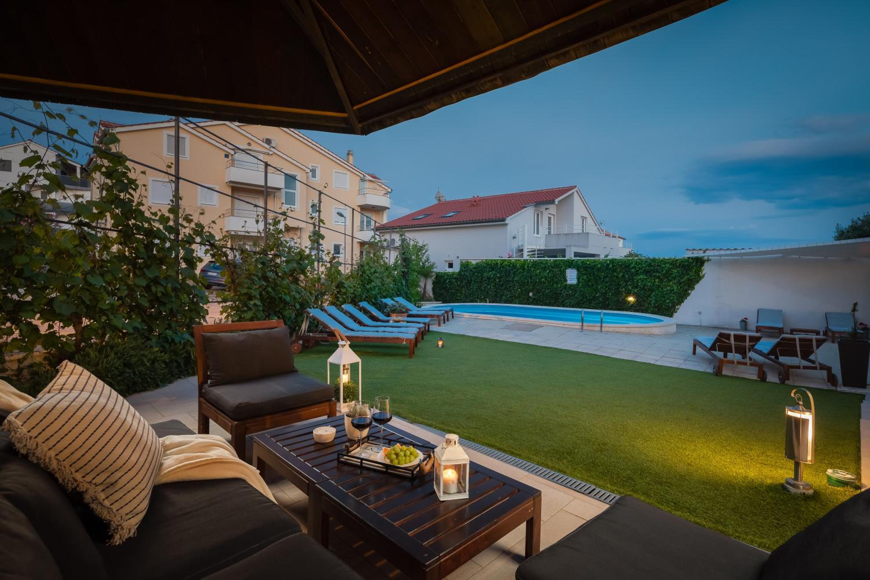 One-Bedroom Apartment with Balcony - Photo 3