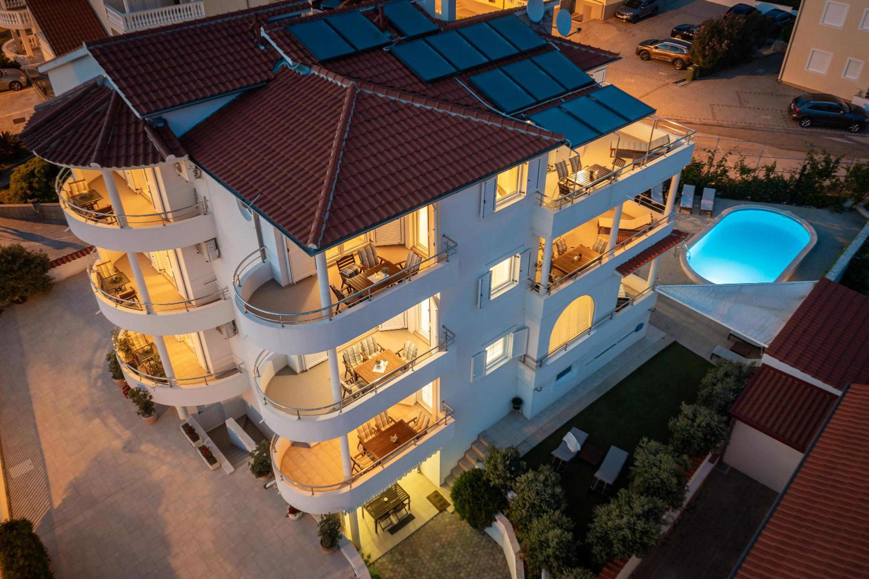 One-Bedroom Apartment with Balcony - Photo 10