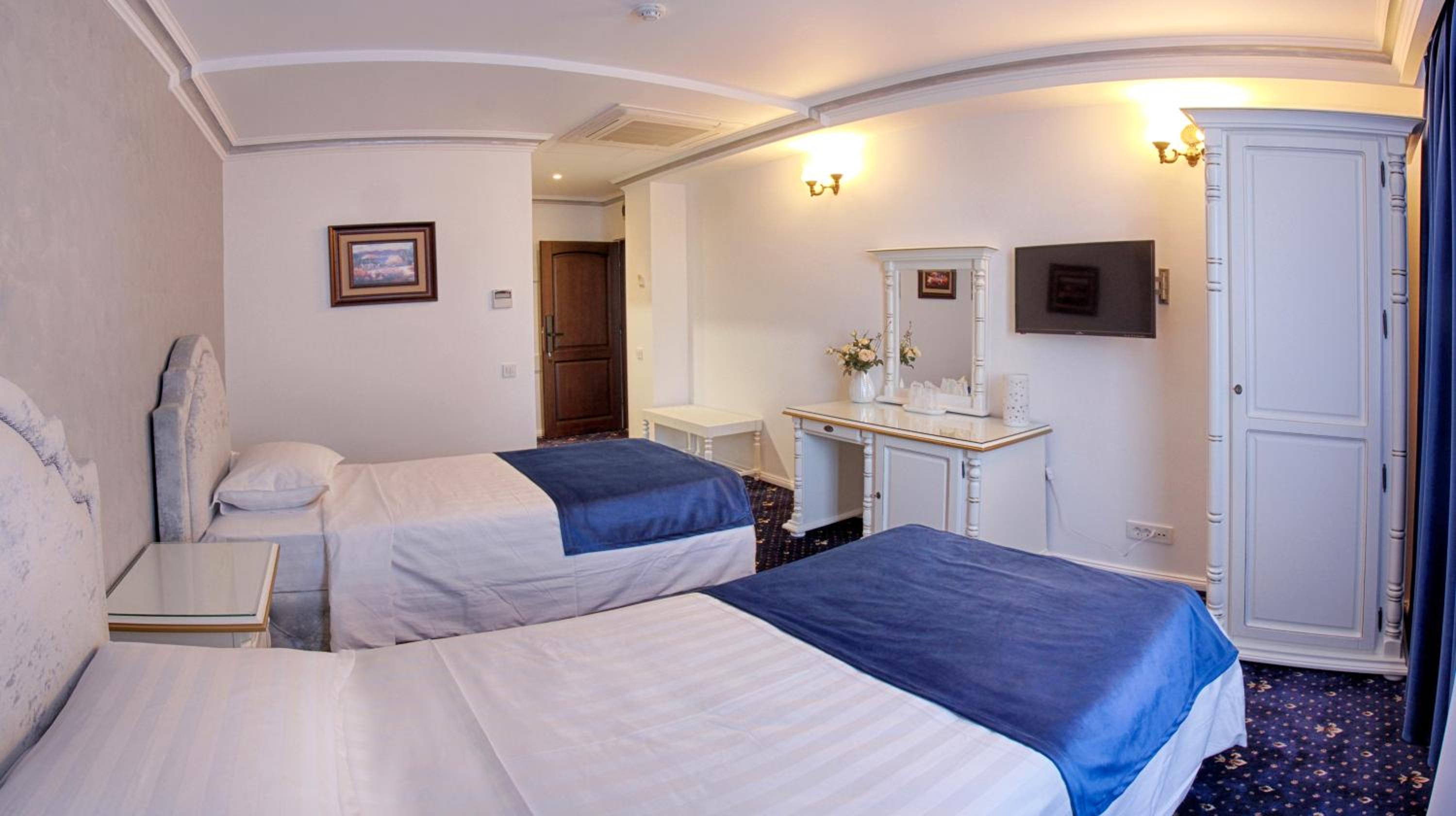 Twin Room - Photo 1
