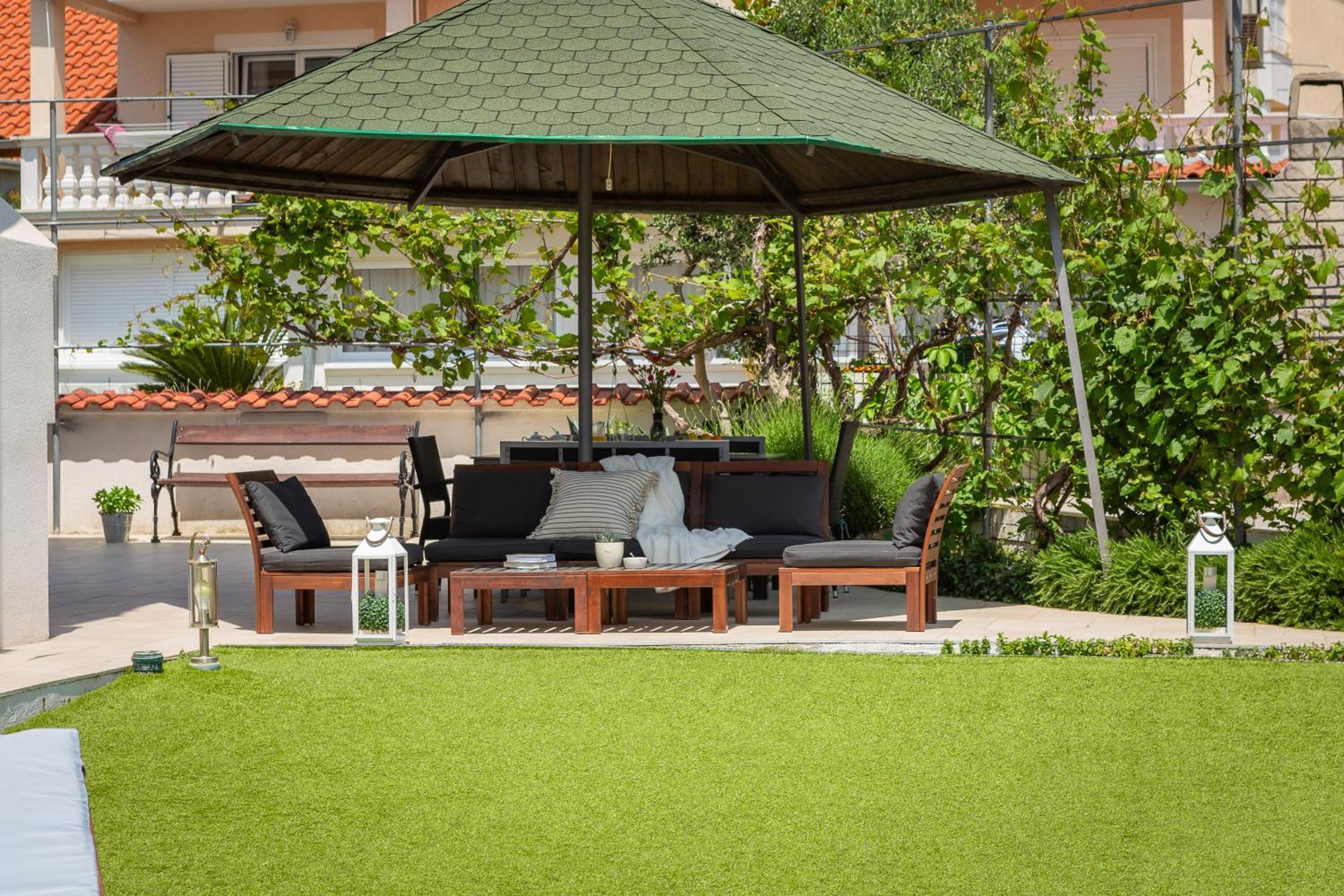 One-Bedroom Apartment with Balcony - Photo 23