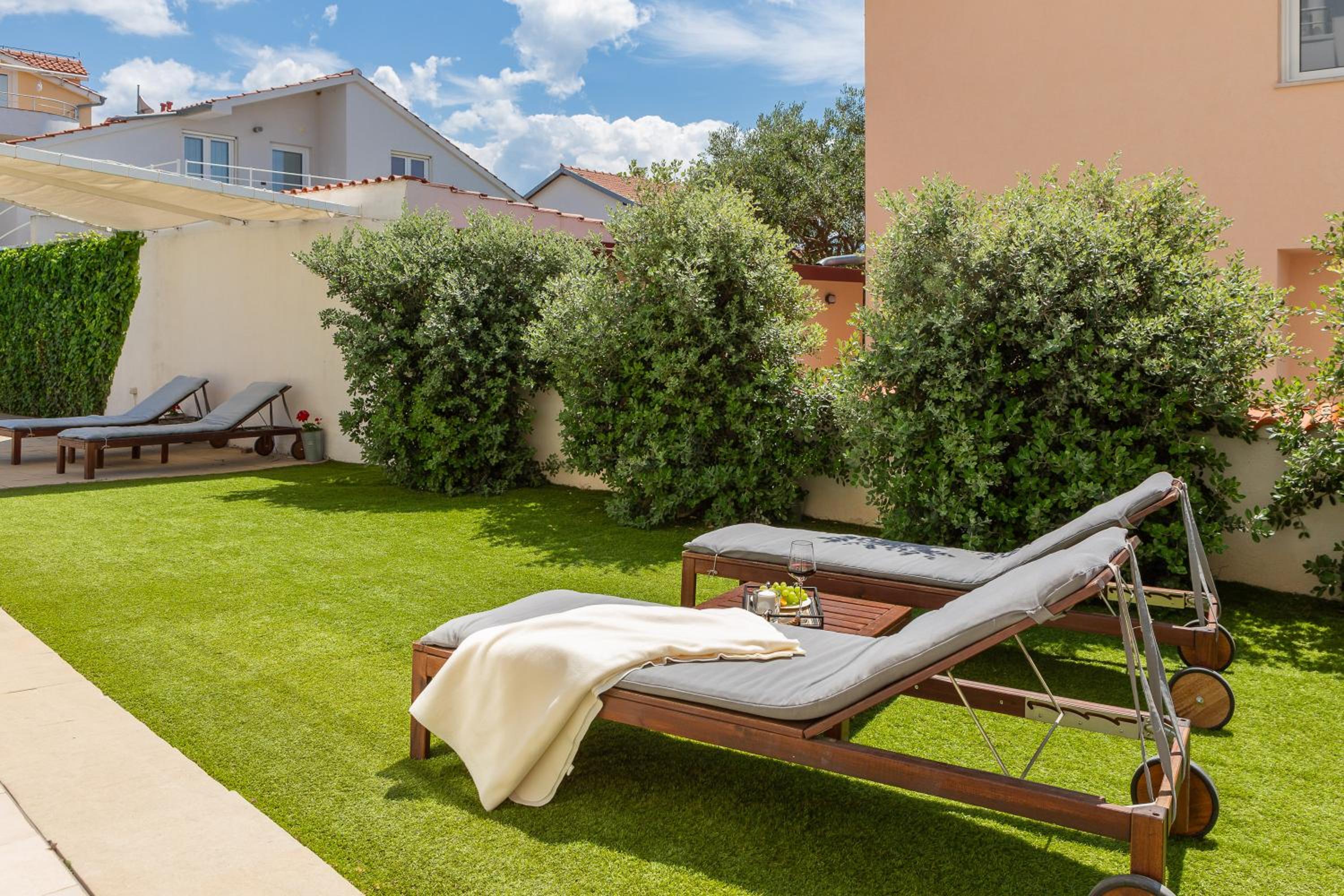 One-Bedroom Apartment with Balcony - Photo 25