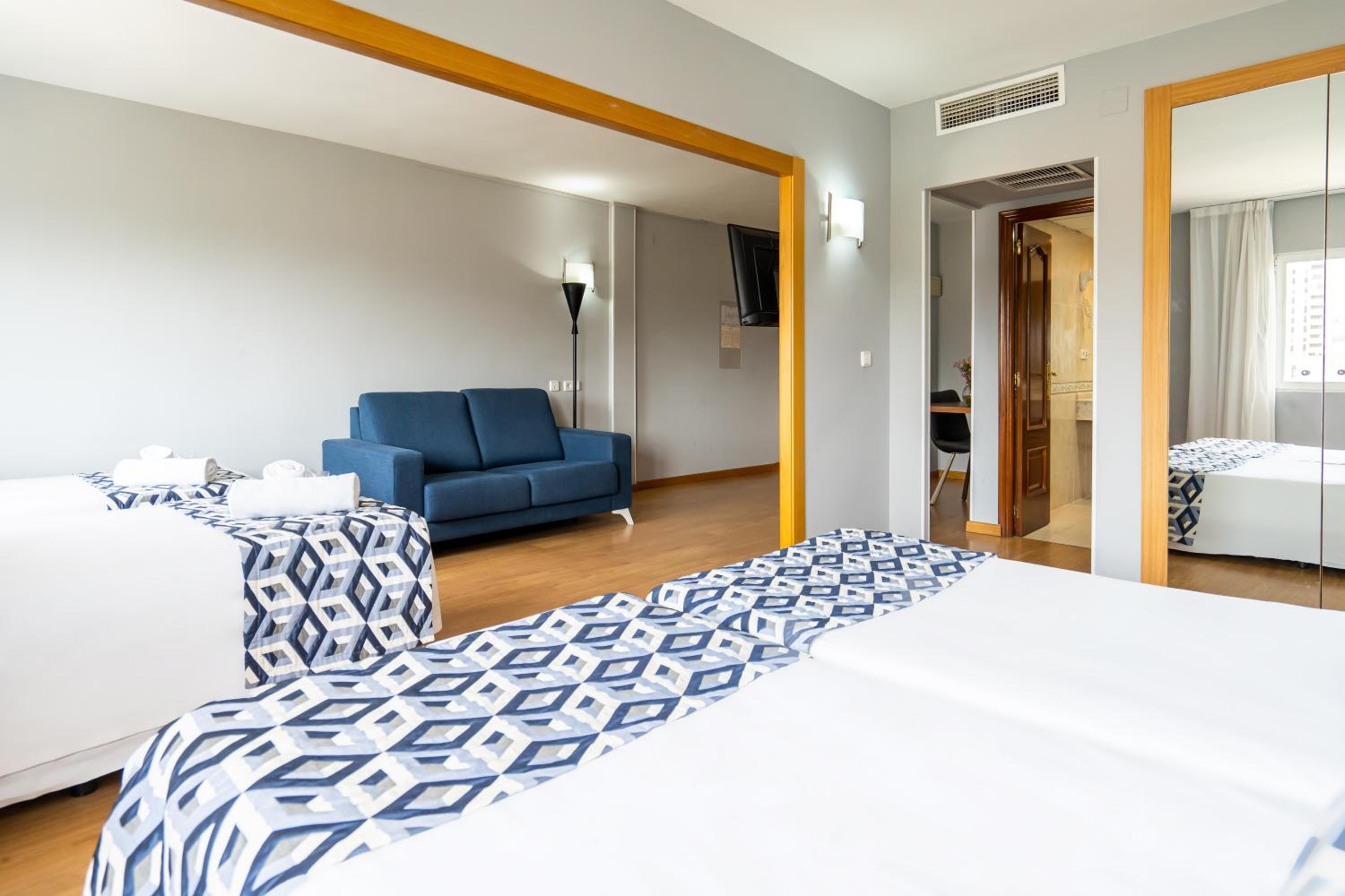 Triple Room - Photo 8