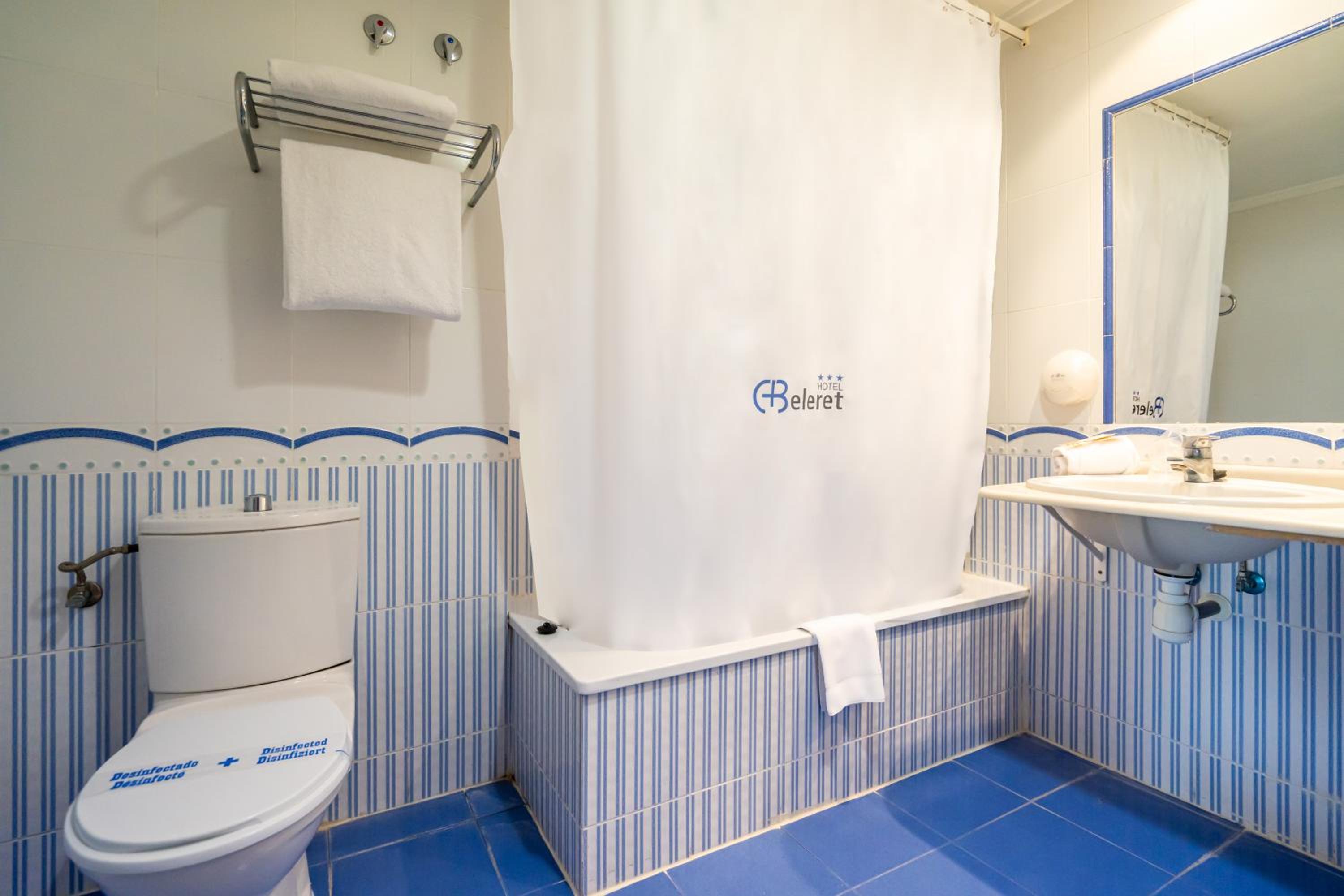 Double or Twin Room - Photo 4