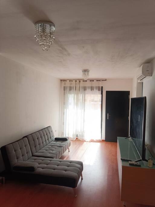 Three-Bedroom House photo 3