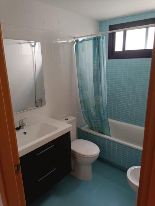 Three-Bedroom House photo 2