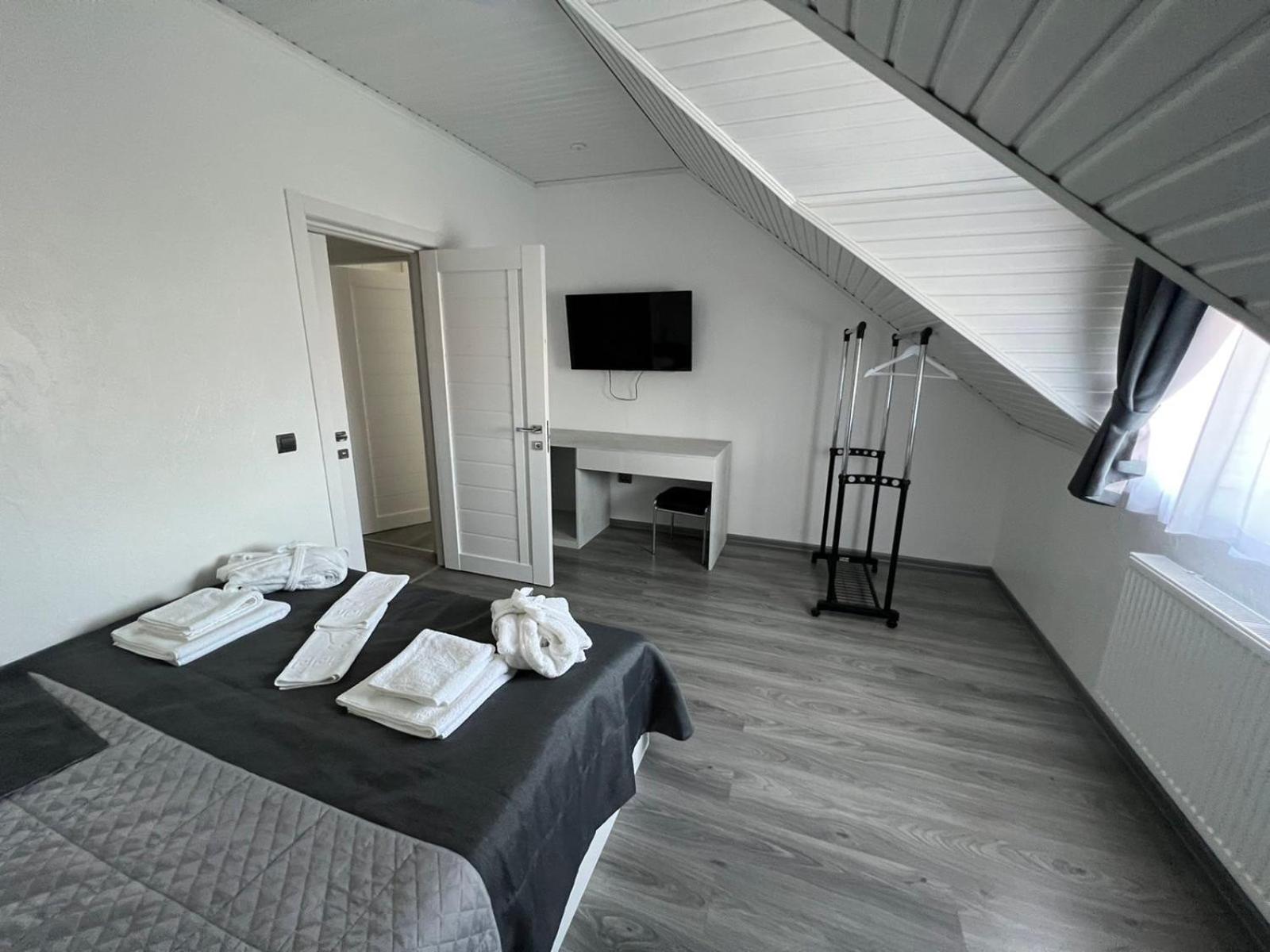 Deluxe Double Room photo 2