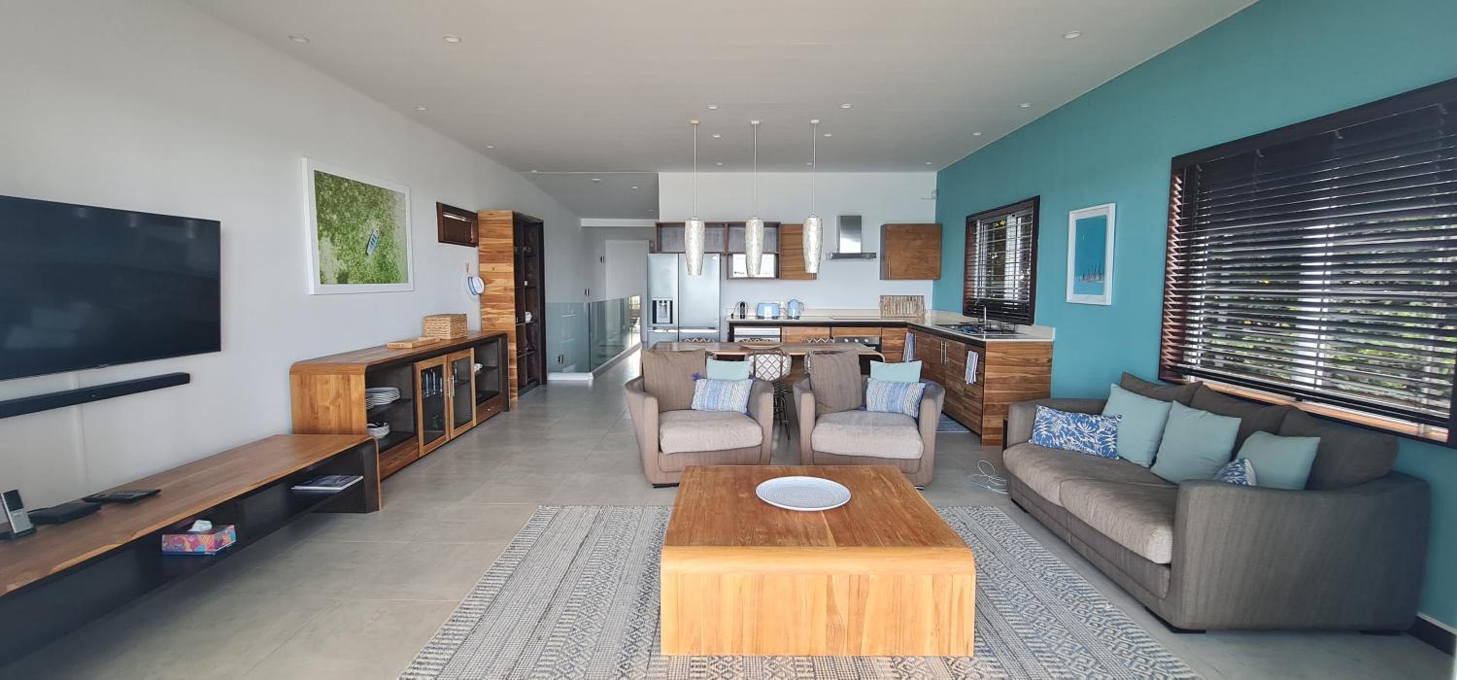 Four-Bedroom Luxury Apartment photo 2