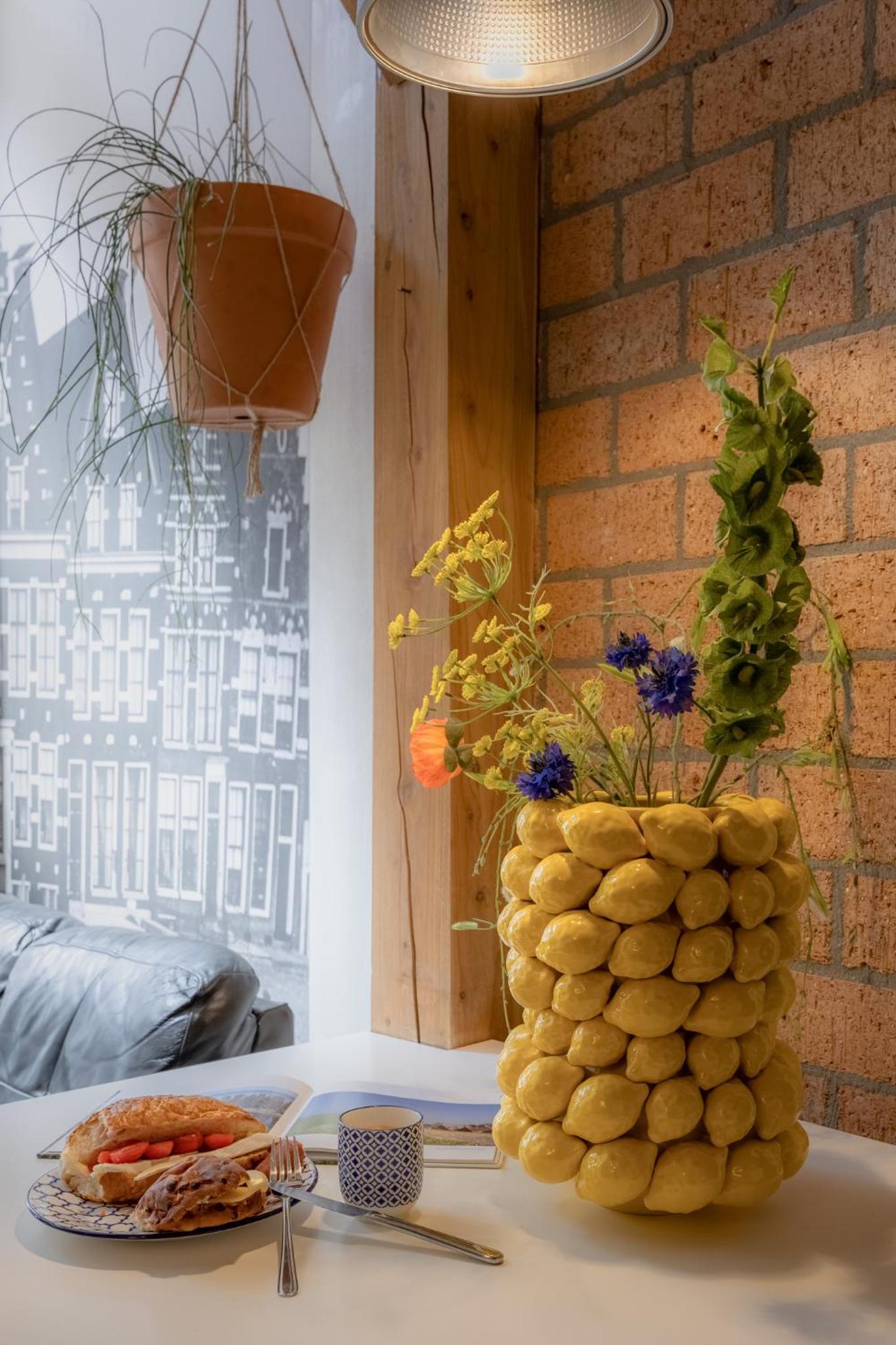 One-Bedroom House - Photo 4