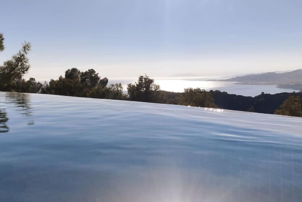 Villa photo 3