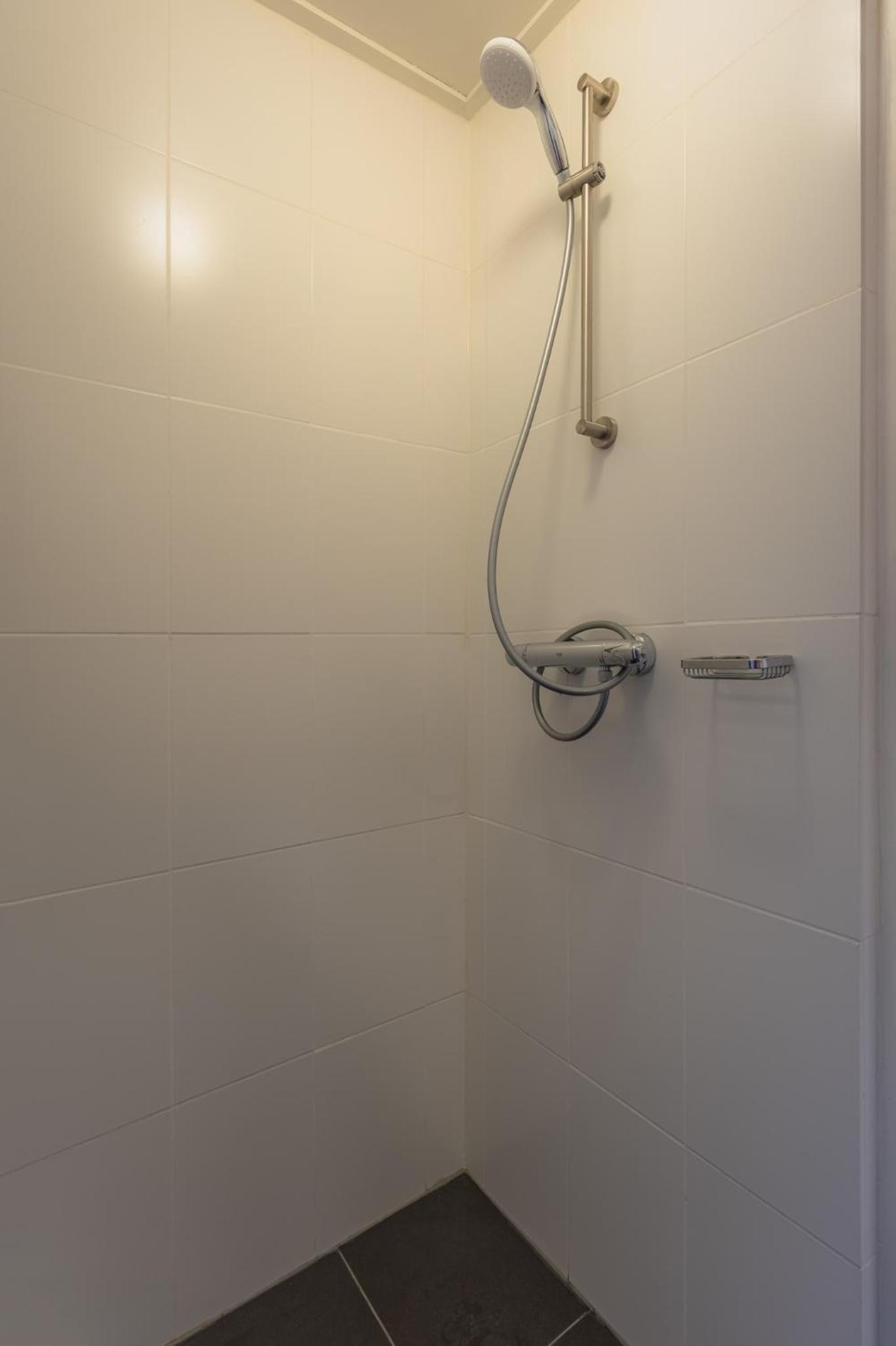 One-Bedroom House - Photo 2