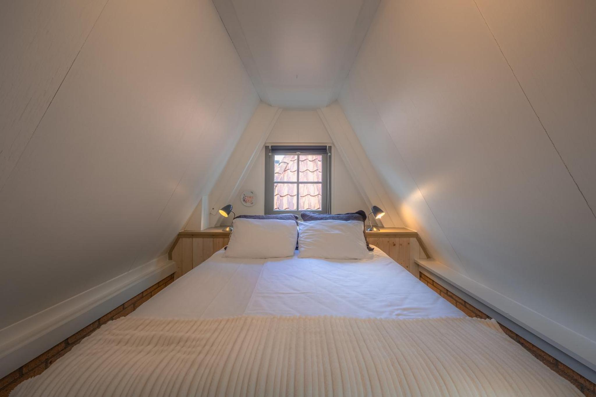 One-Bedroom House - Photo 34