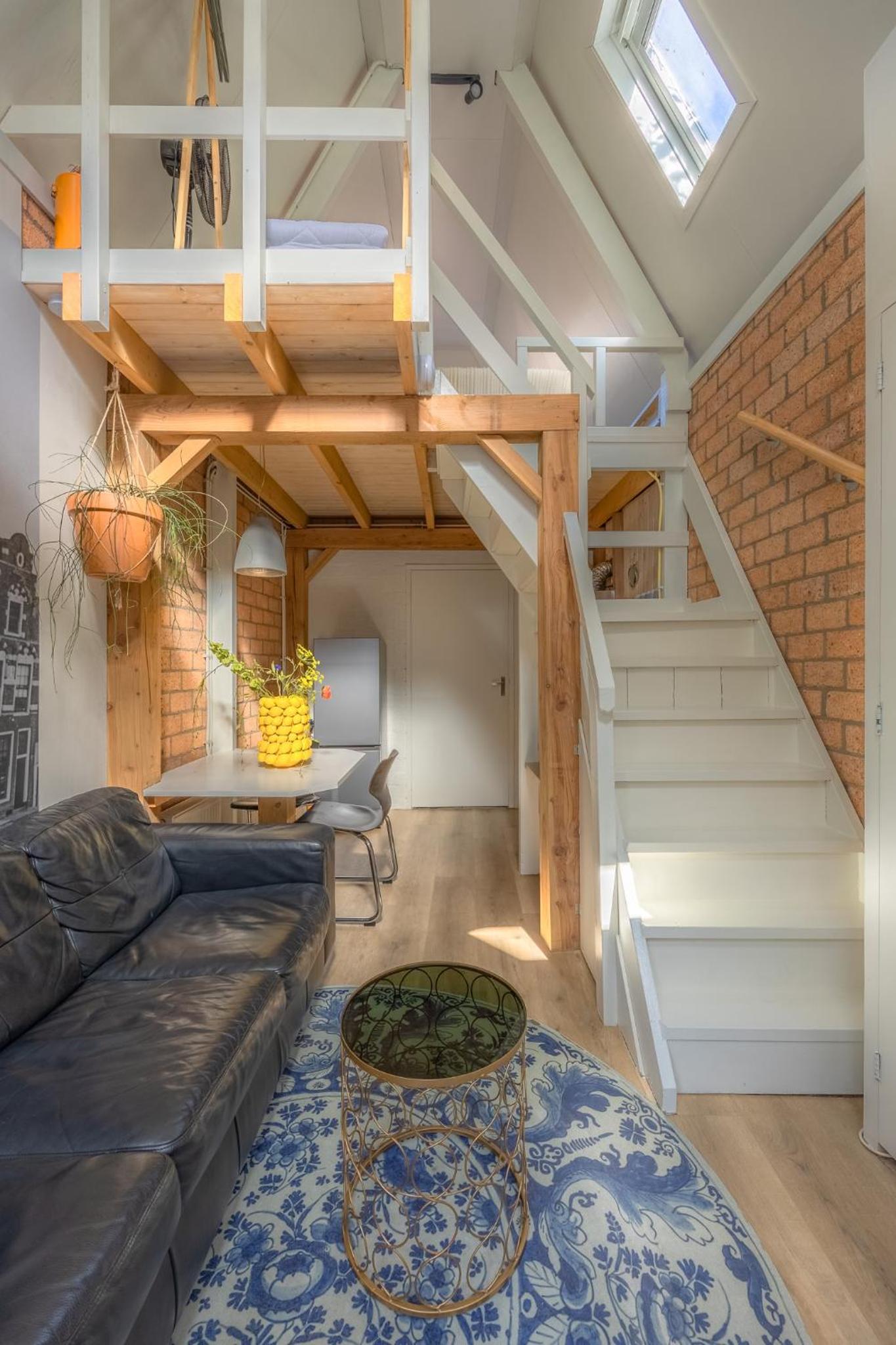 One-Bedroom House - Photo 33