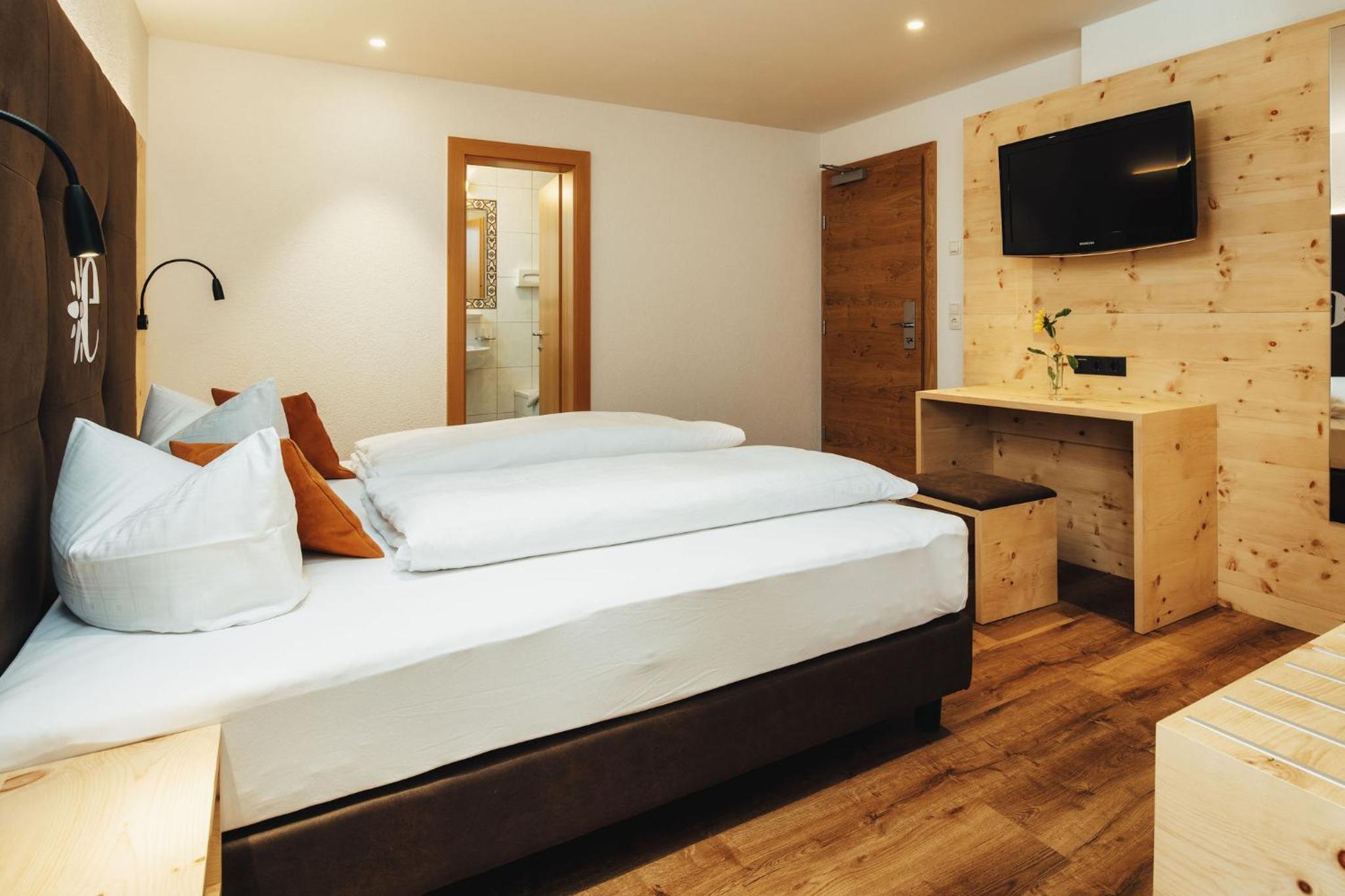 Double Room - Photo 3
